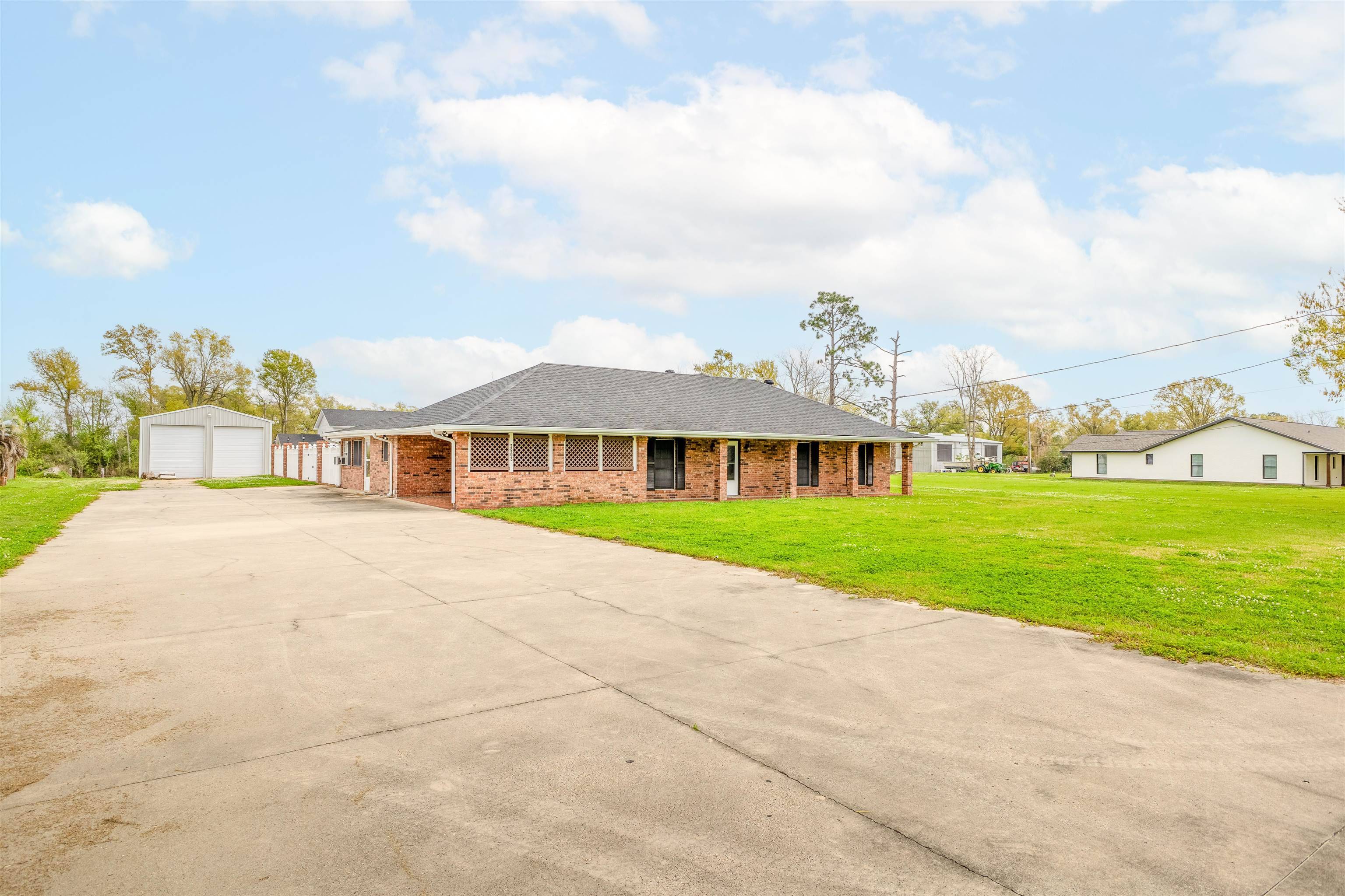 Bourg, LA 70343,3903 Country Drive