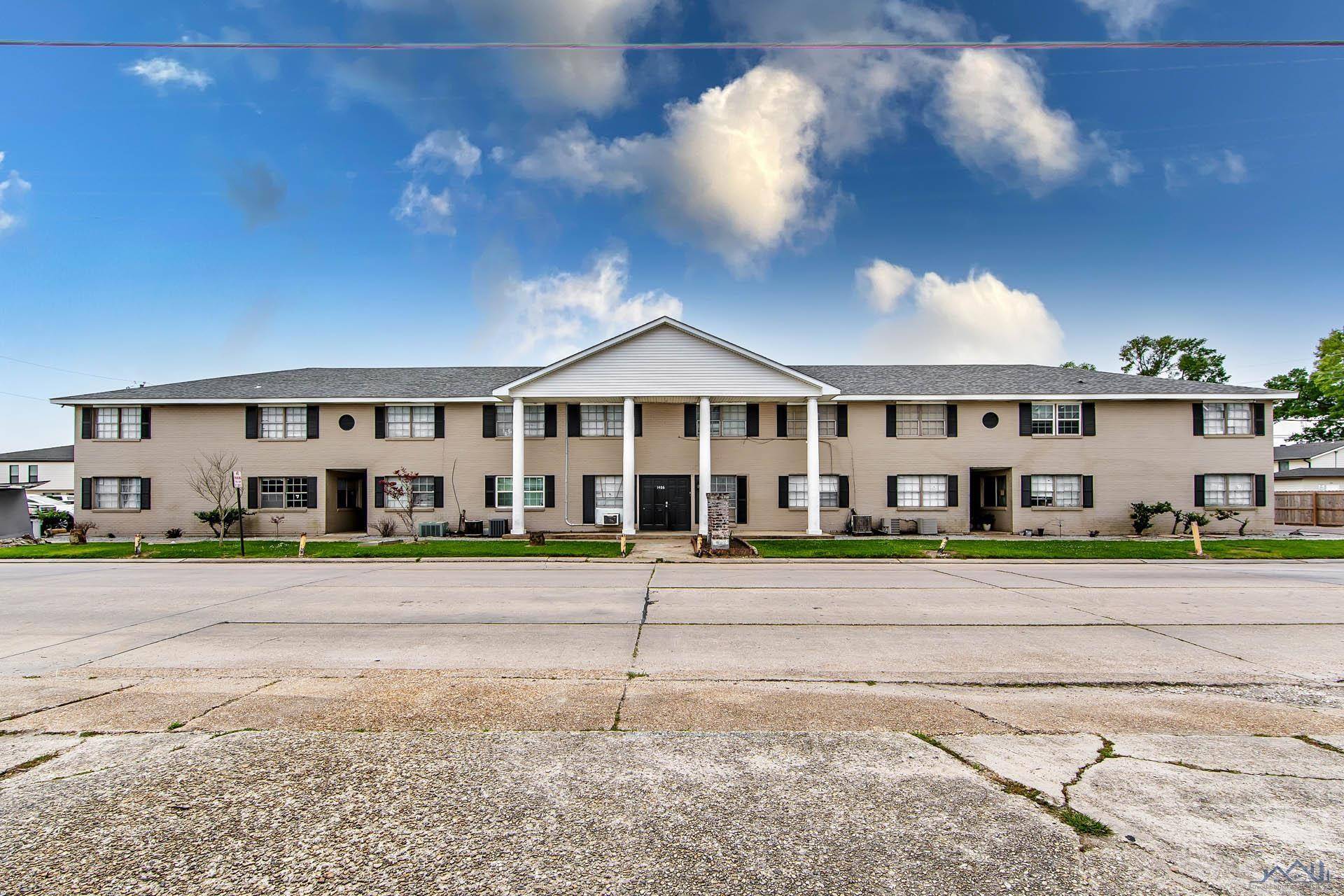 Houma, LA 70363,1406 Acadian Dr