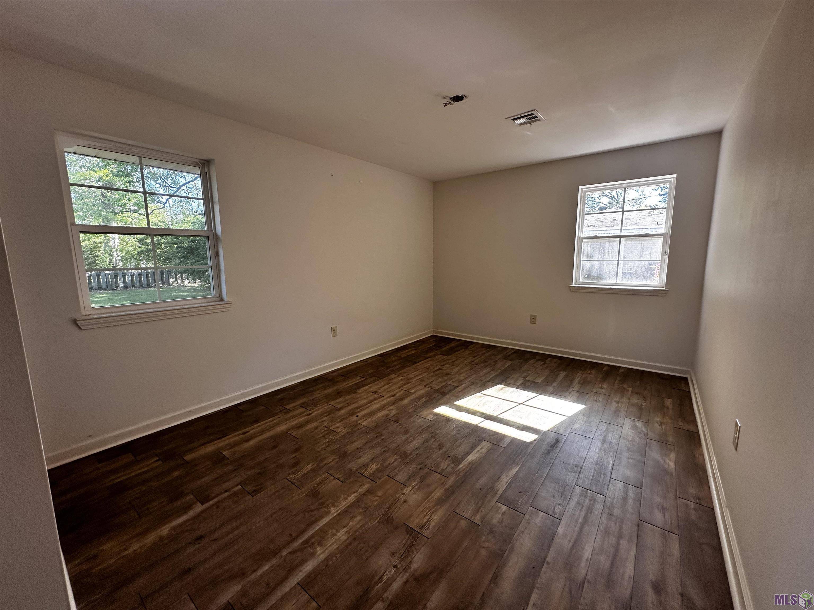 Baton Rouge, LA 70811,8031 Green Acres Dr