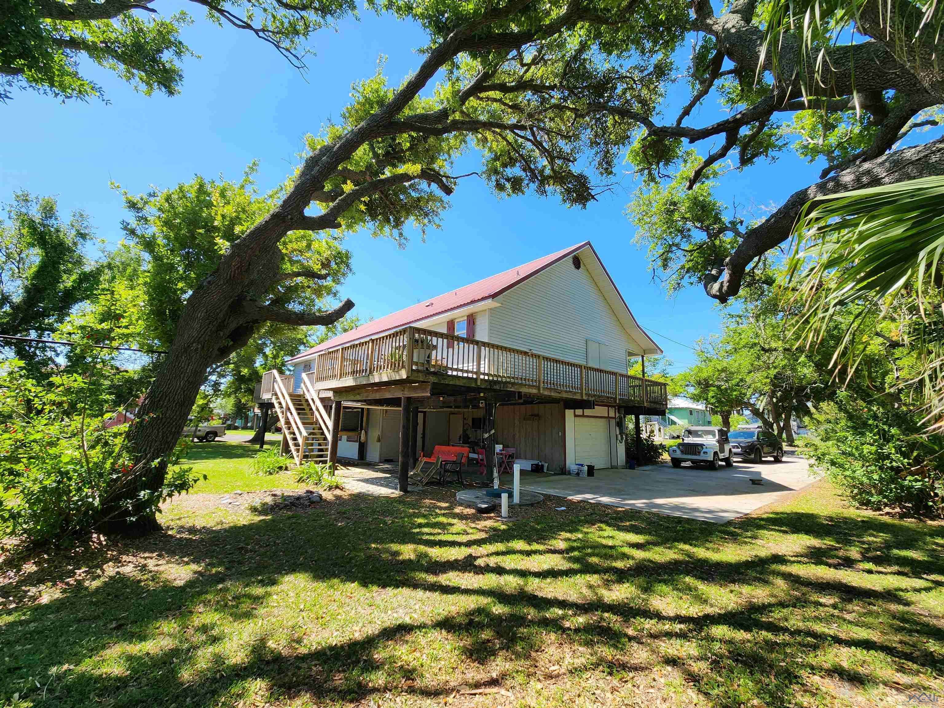 Grand Isle, LA 70358,132 Smith Ln