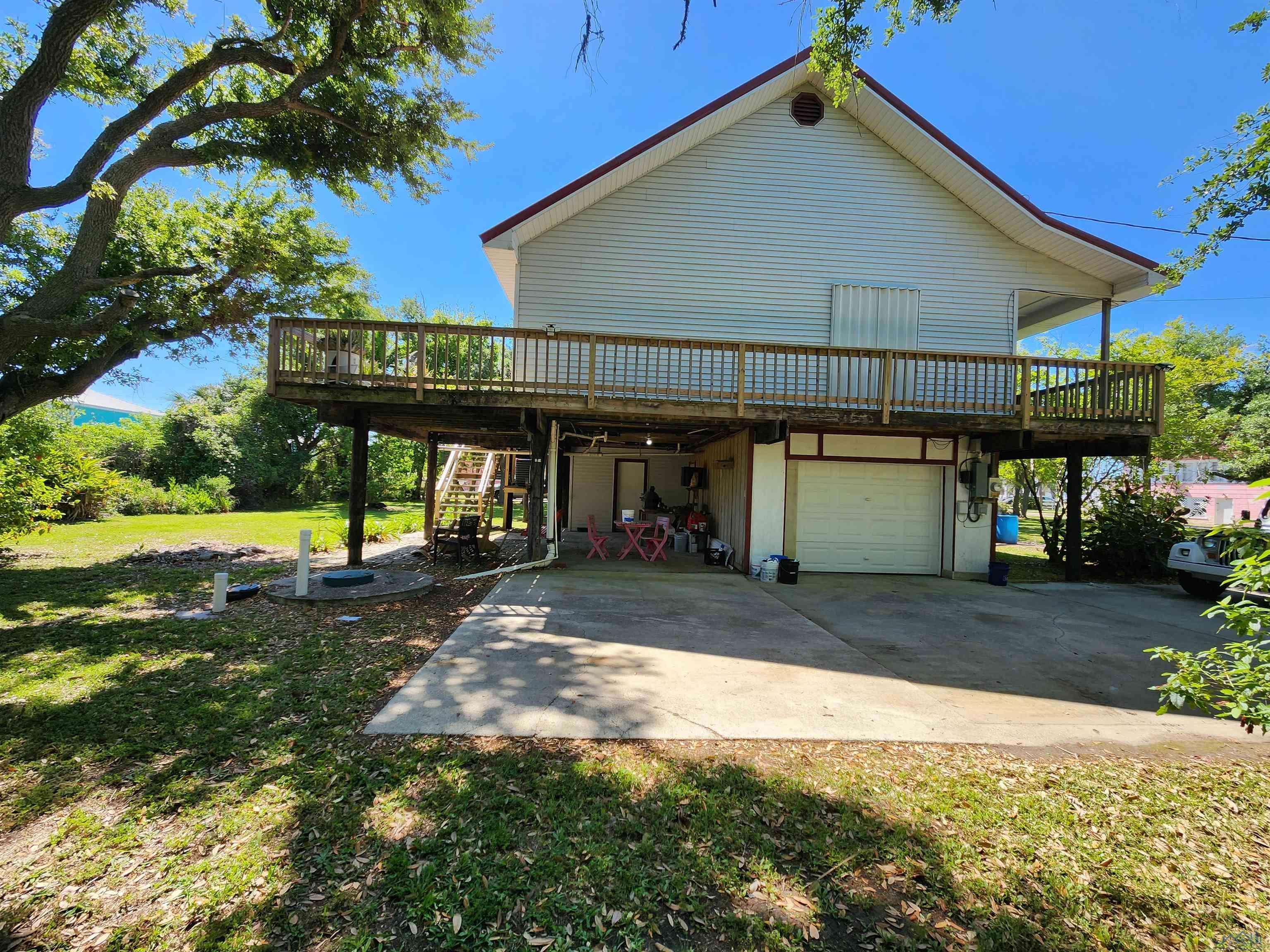 Grand Isle, LA 70358,132 Smith Ln