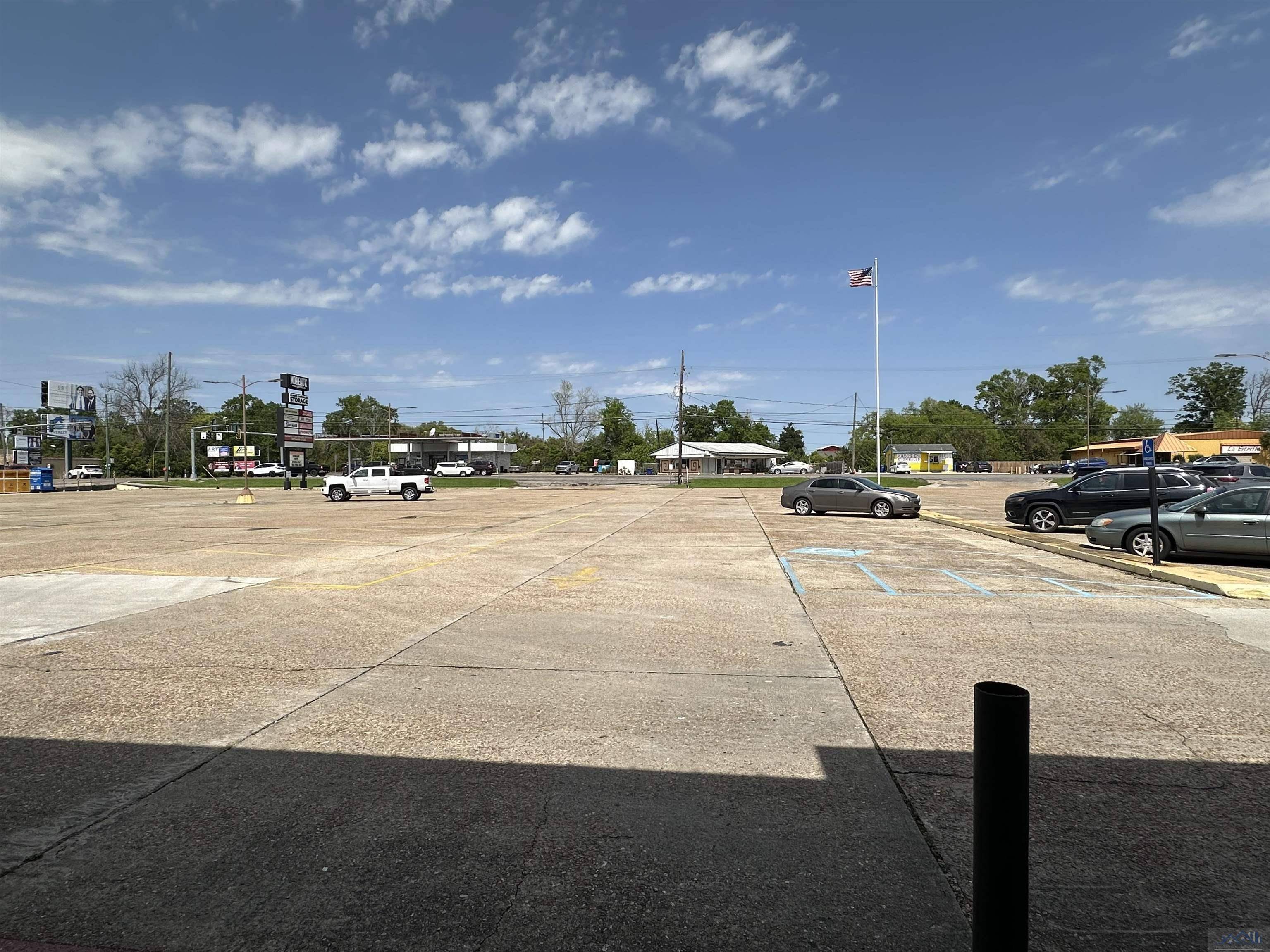 Thibodaux, LA 70301,809 St Mary