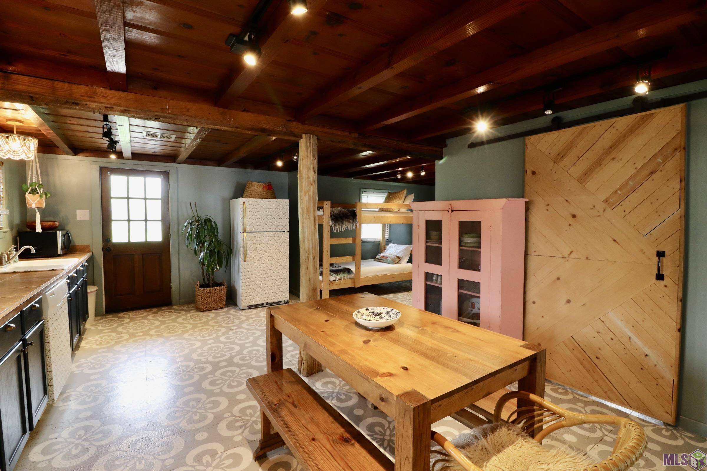 Jarreau, LA 70782,7155 Island Rd