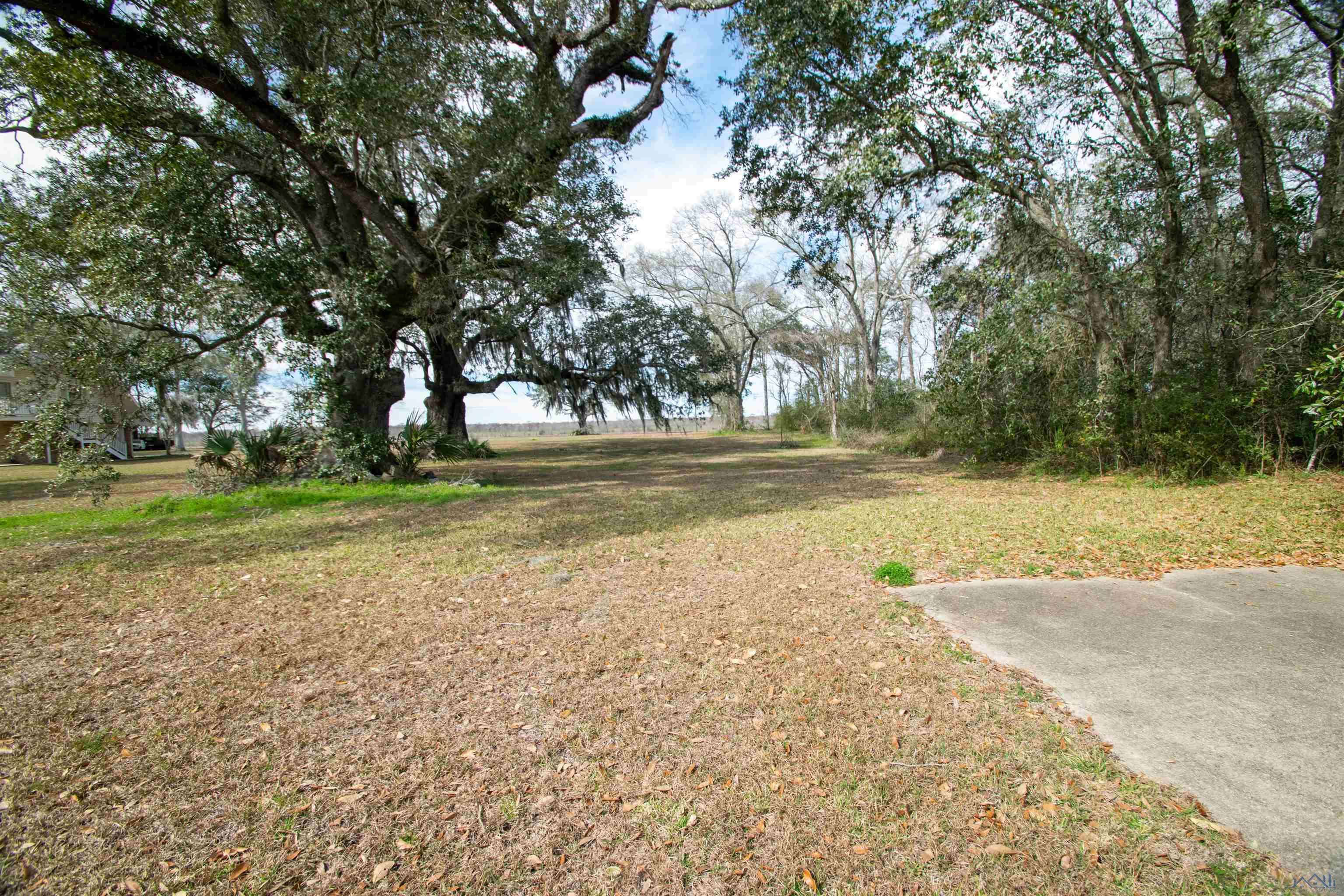 Patterson, LA 70392,1086 9A-2 Victoria Riverside Road