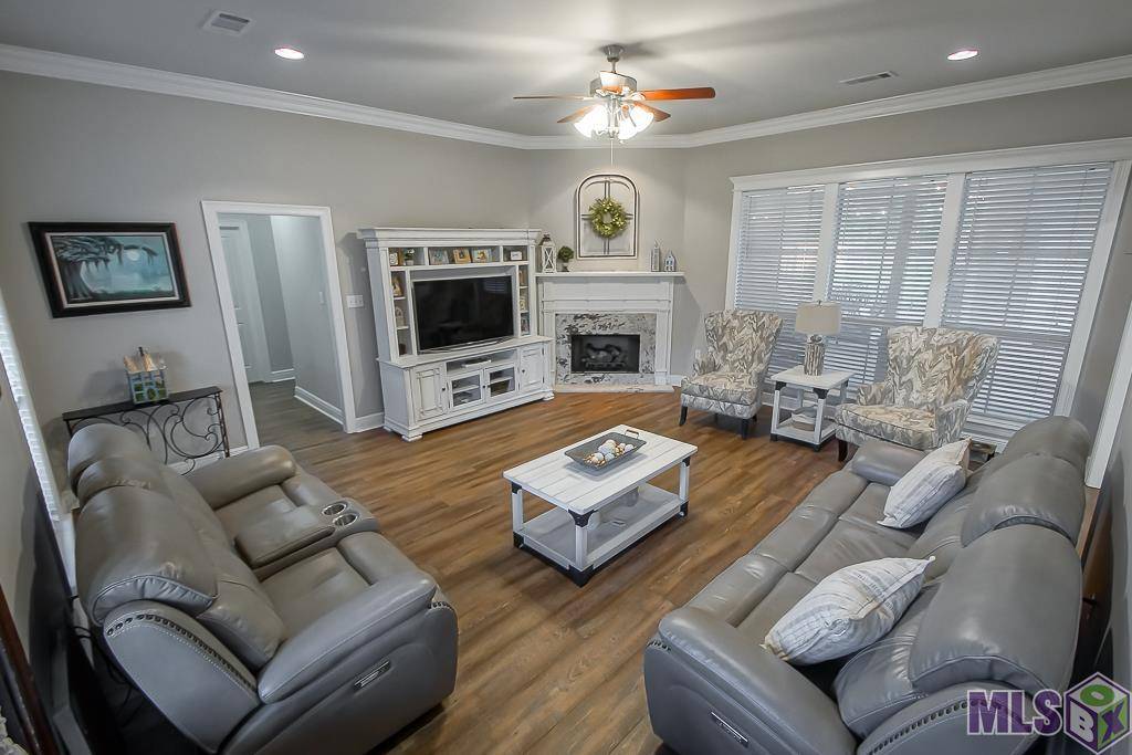 Denham Springs, LA 70706,8058 Versailles Ave