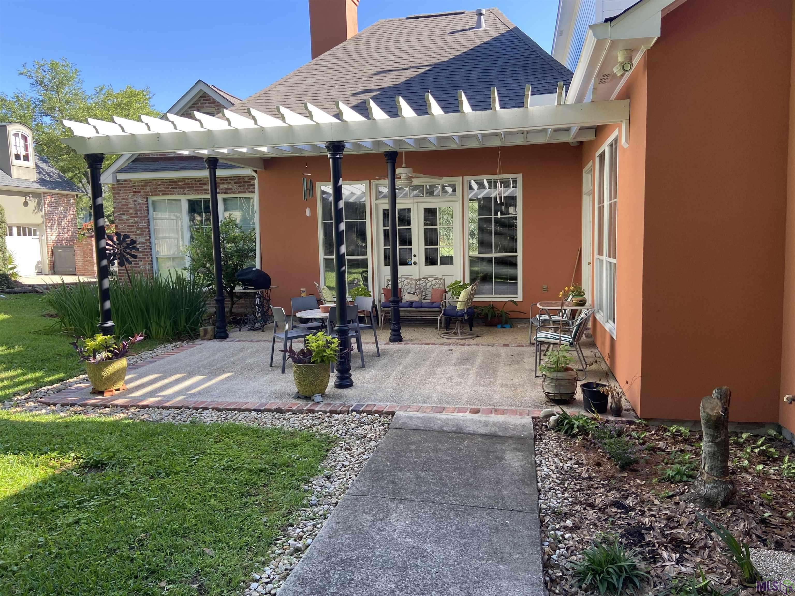 Baton Rouge, LA 70808,1132 Woodstone Dr