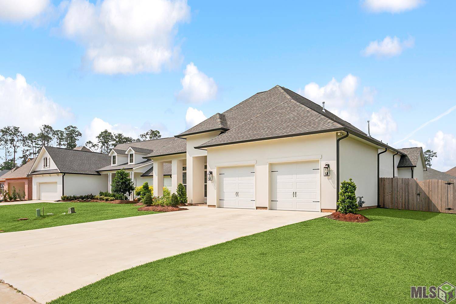 Madisonville, LA 70447,525 Blue Heron Lane