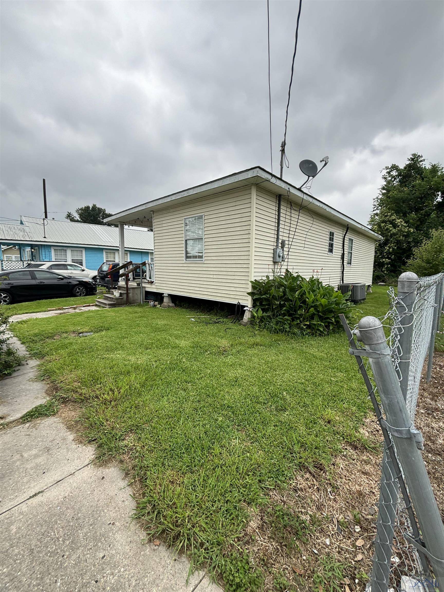 Houma, LA 70360,1409 Lee Ave