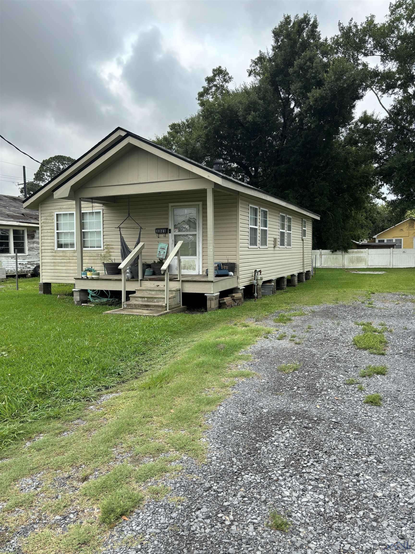 Houma, LA 70360,1128 Schley St