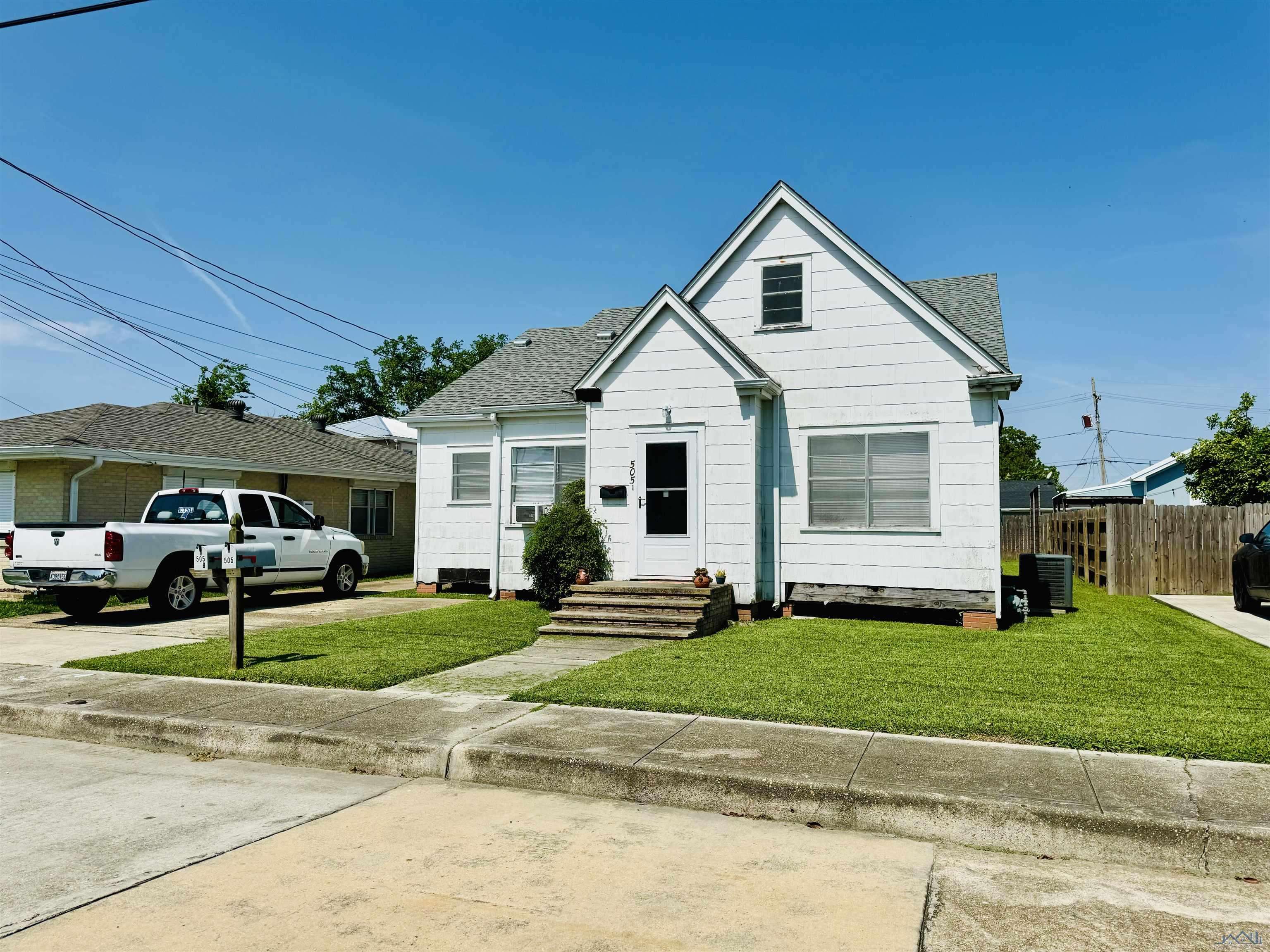 Houma, LA 70364,505 & 505 1/2 Gouaux Avenue