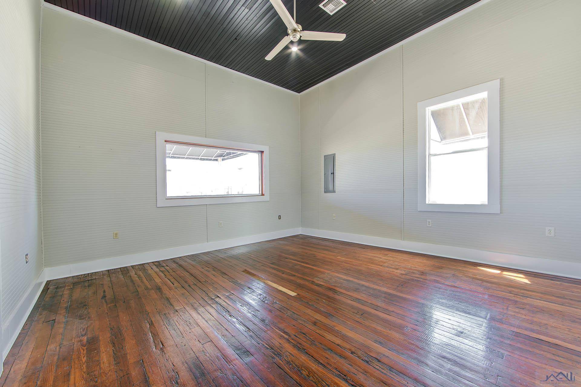 Houma, LA 70360,8053 Main St