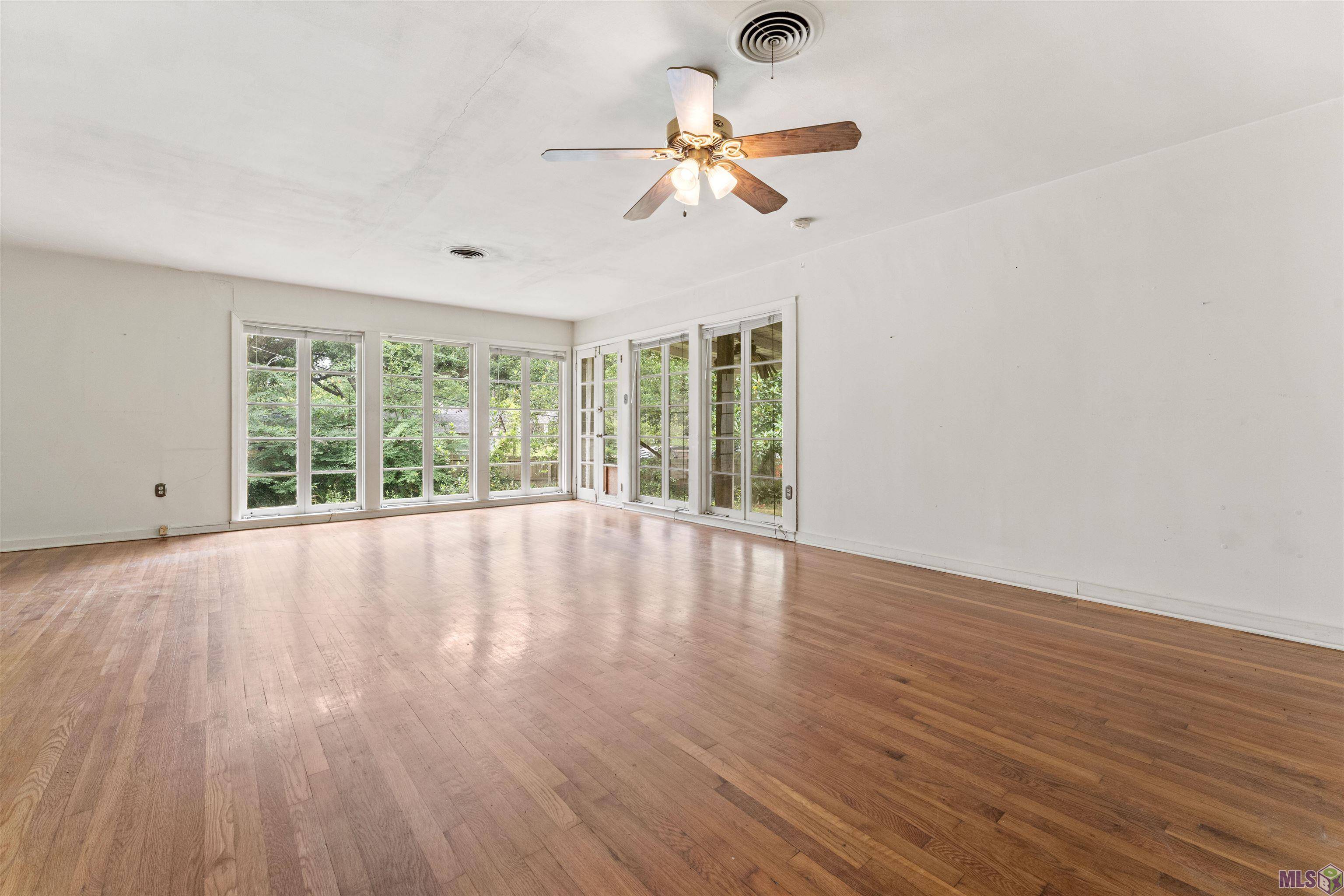 Baton Rouge, LA 70808,1634 S Acadian Thwy