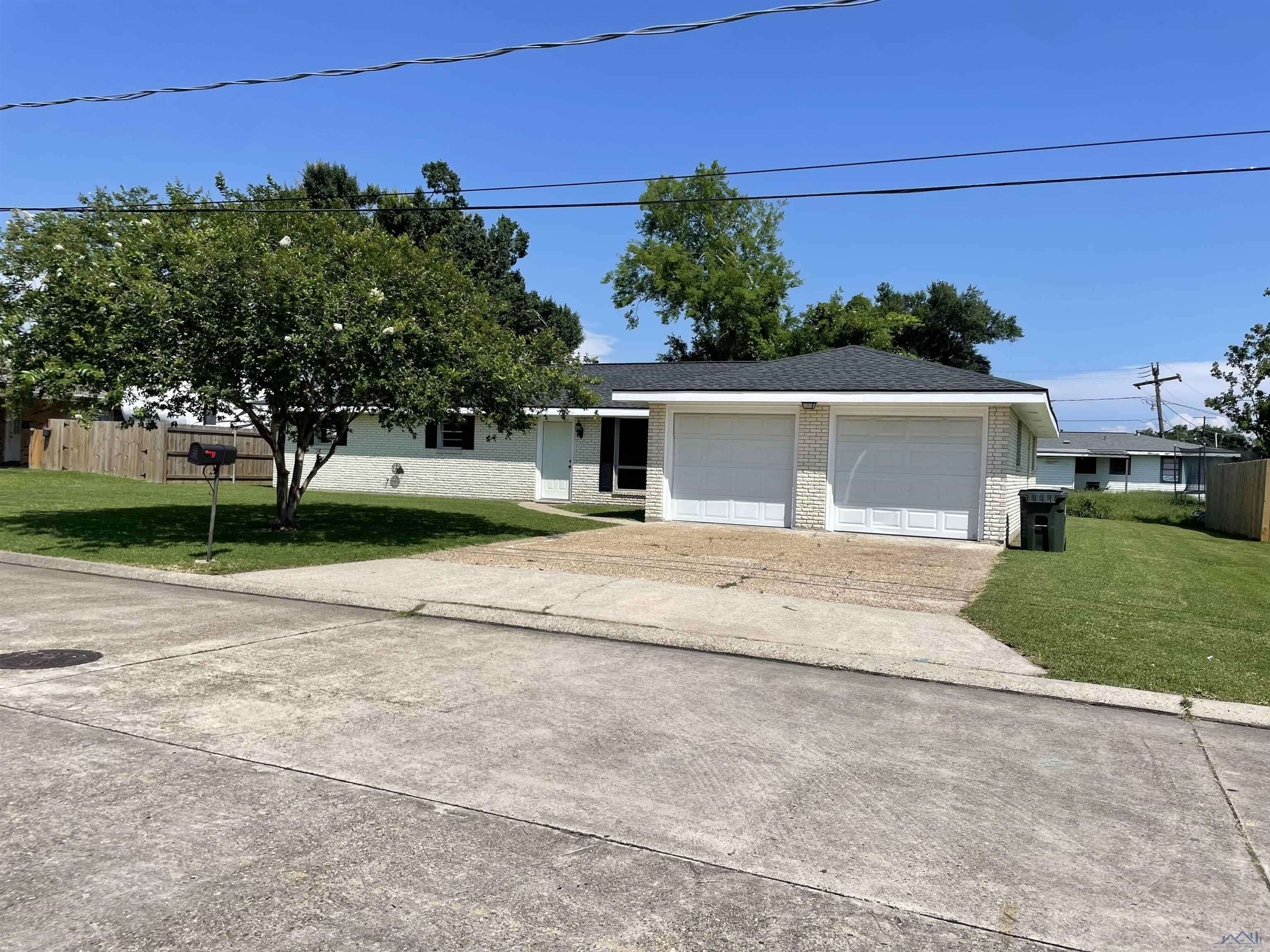 Houma, LA 70363,305 Wildwood Dr