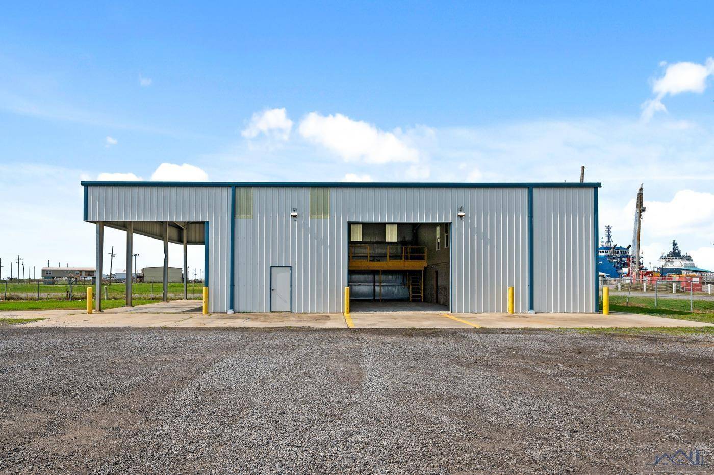 Port Fourchon, LA 70357,147 1st St