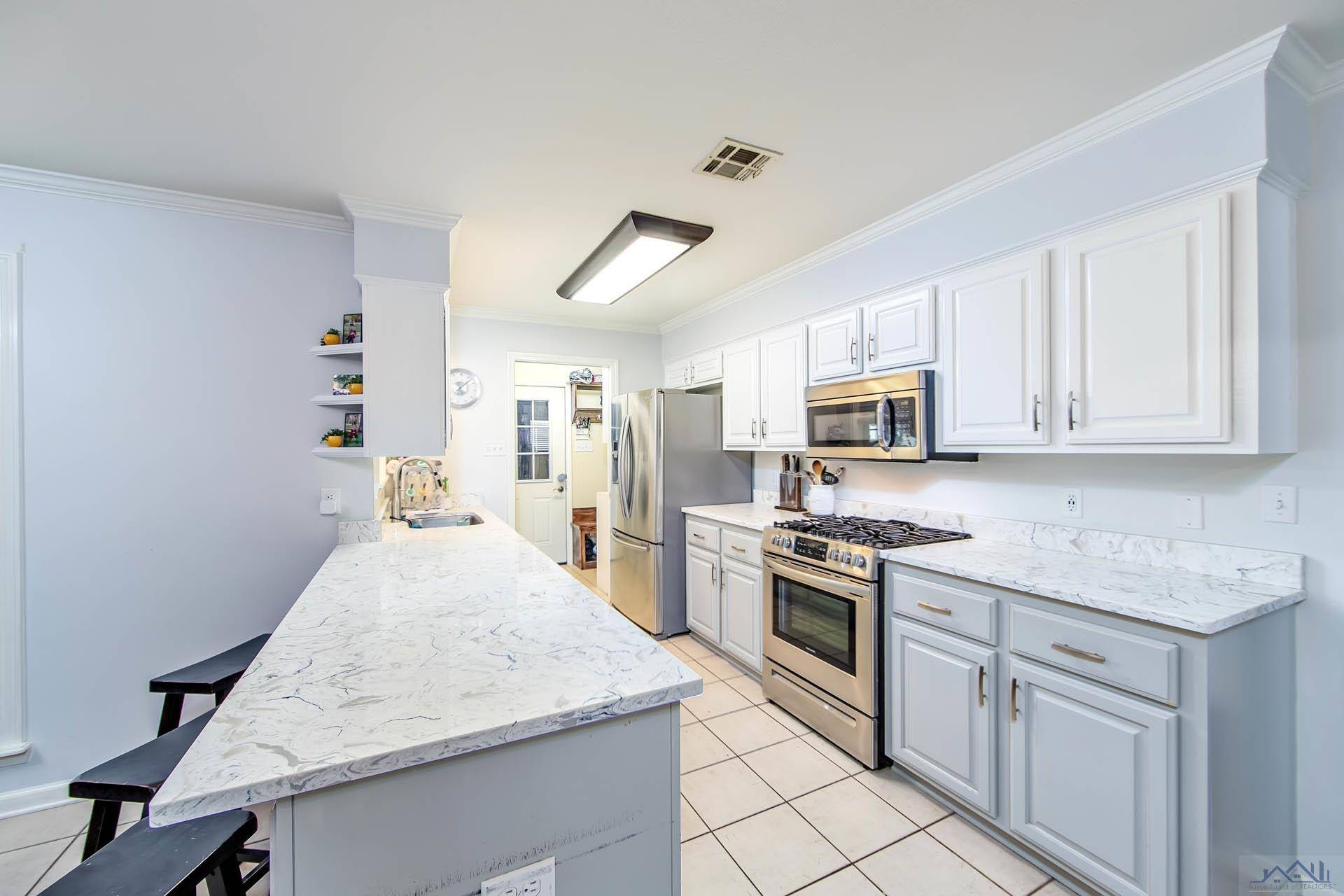 Houma, LA 70360,126 Wimberly Way