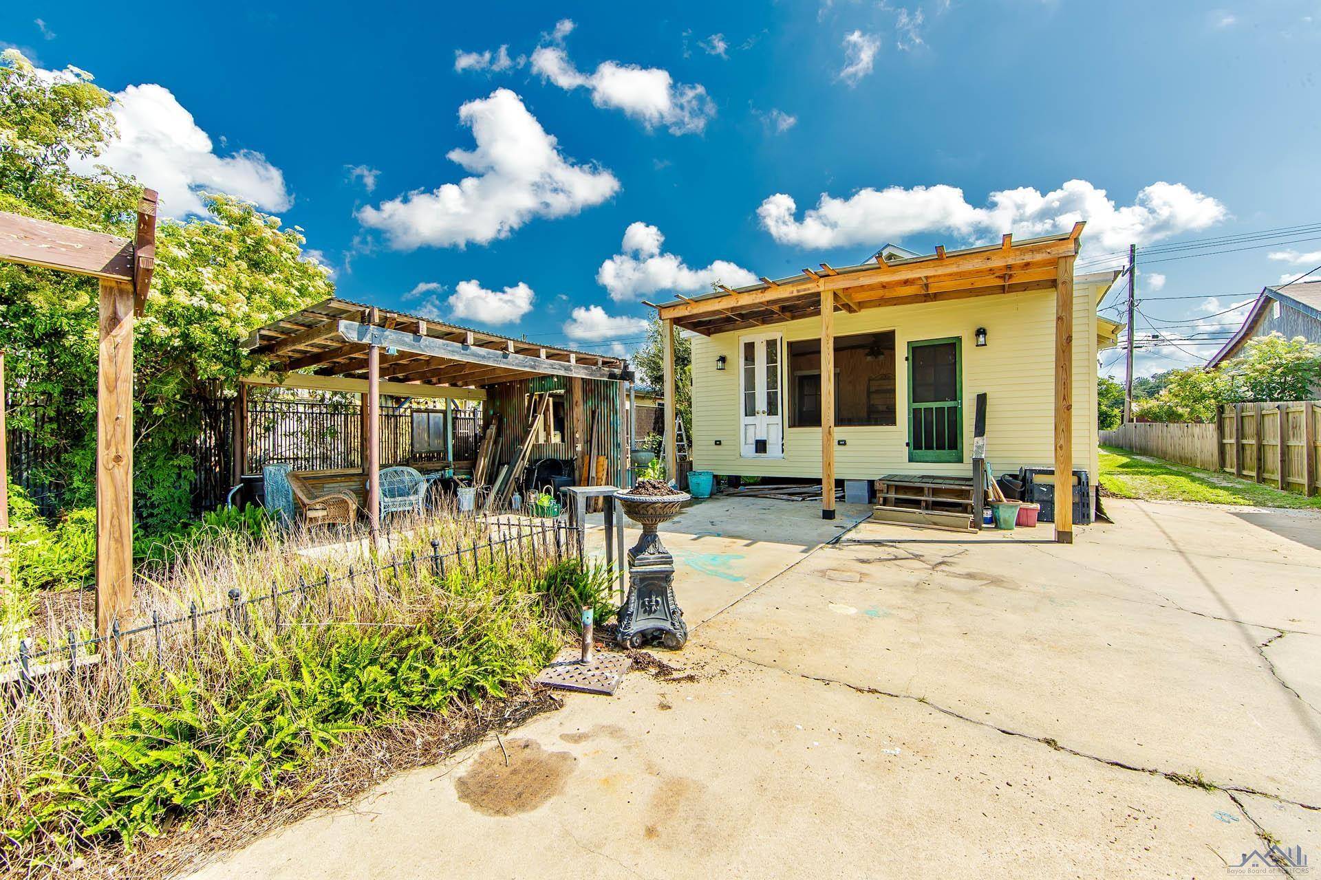 Raceland, LA 70394,4038 Highway 1