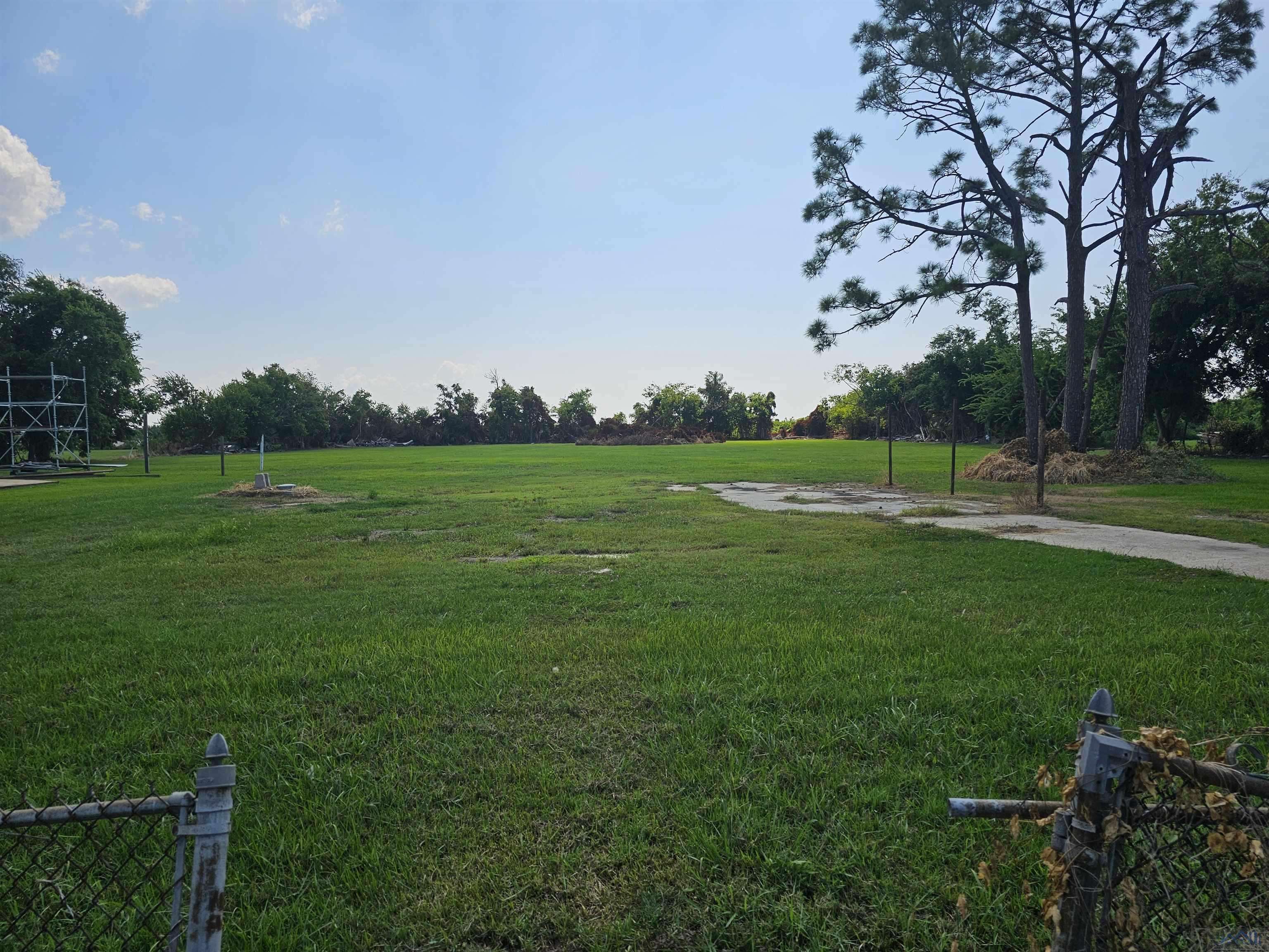 Chauvin, LA 70344,5515 Bayouside Dr