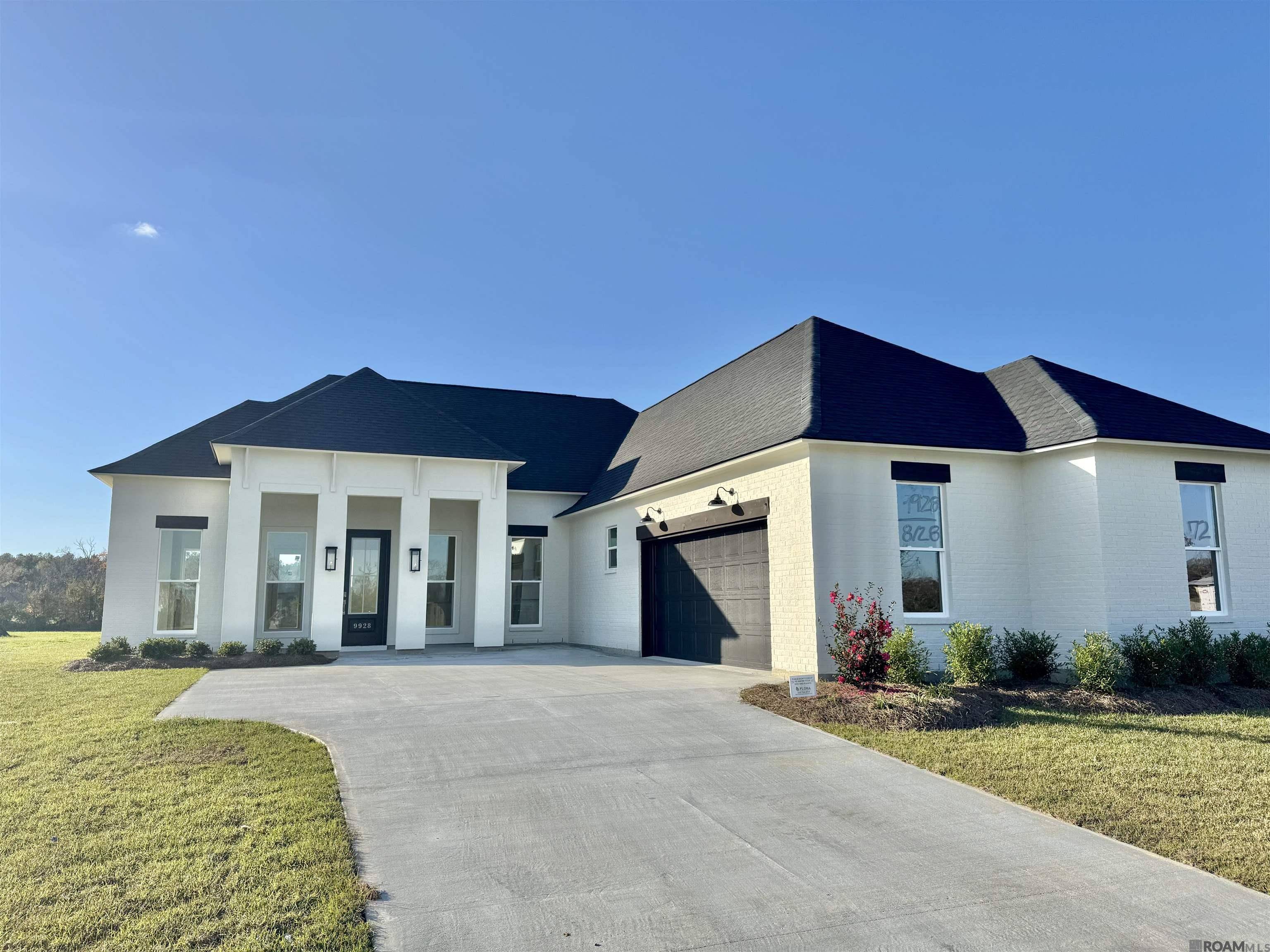 Saint George, LA 70817,9928 Oak Colony Dr
