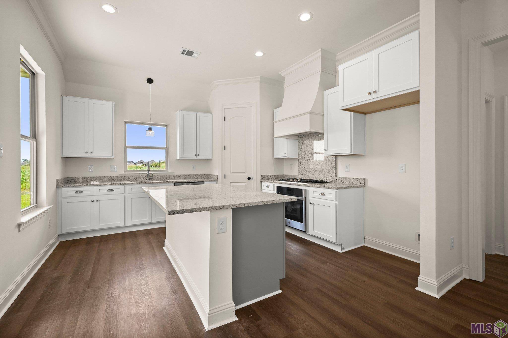 Baton Rouge, LA 70810,3216 Creekmere Ln