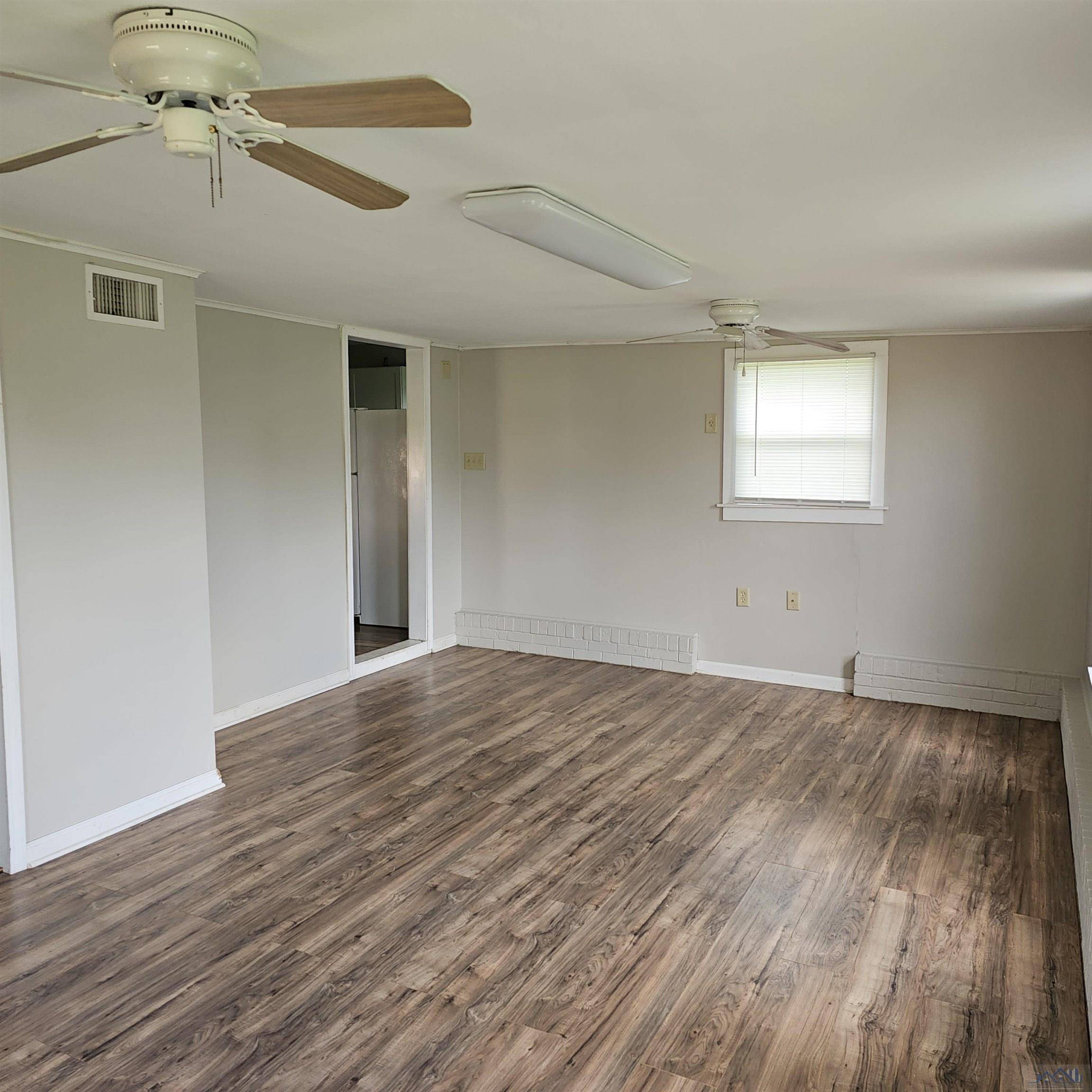 Houma, LA 70360,406 Dauphine St