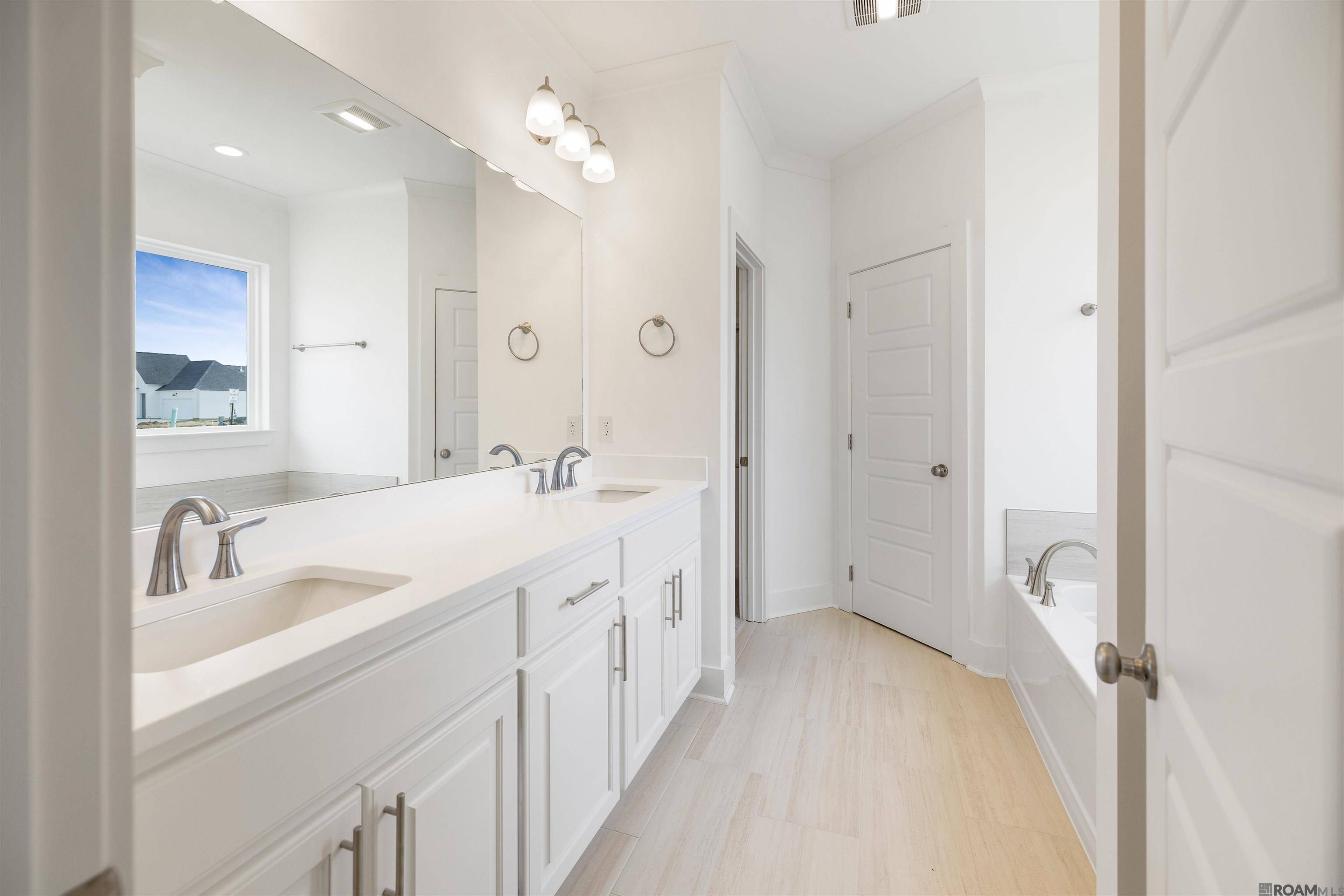 Baton Rouge, LA 70810,7739 Silverside Cove Dr