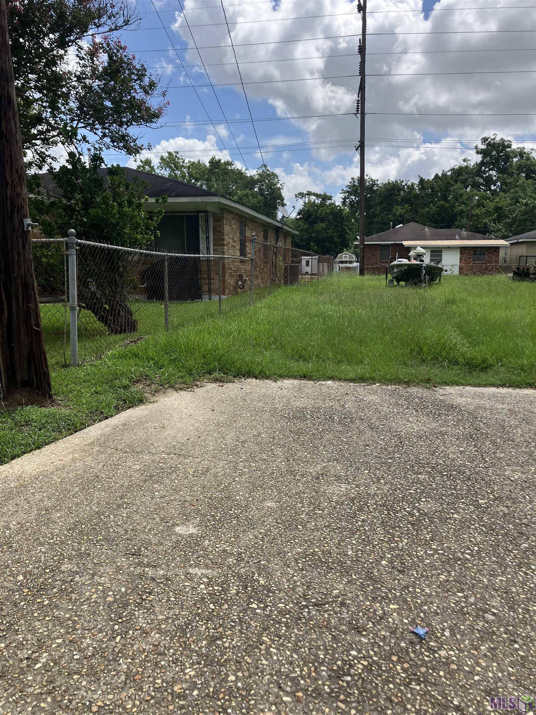 Baton Rouge, LA 70802,1056 Columbus Dunn Dr