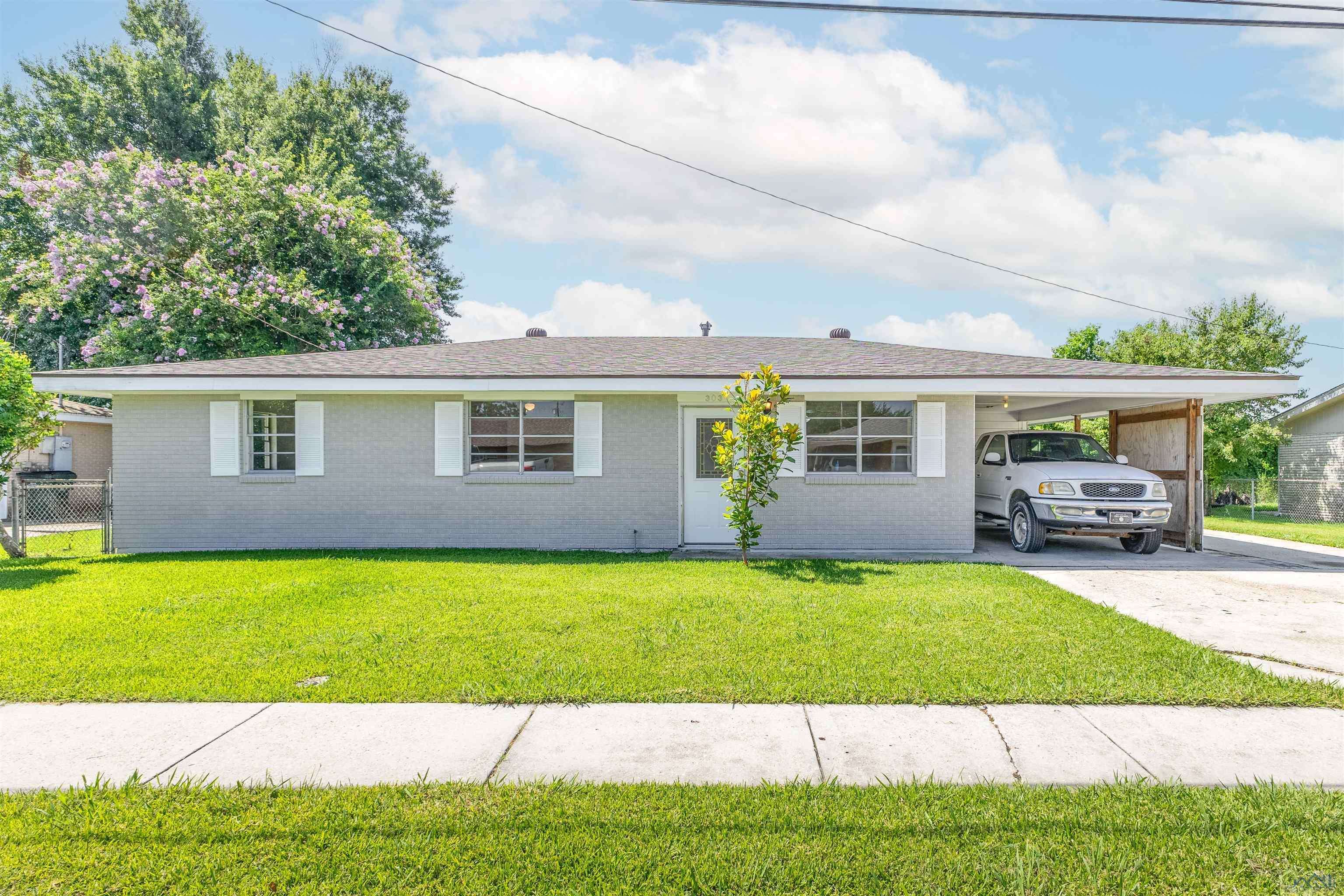 Houma, LA 70360,303 Mike St