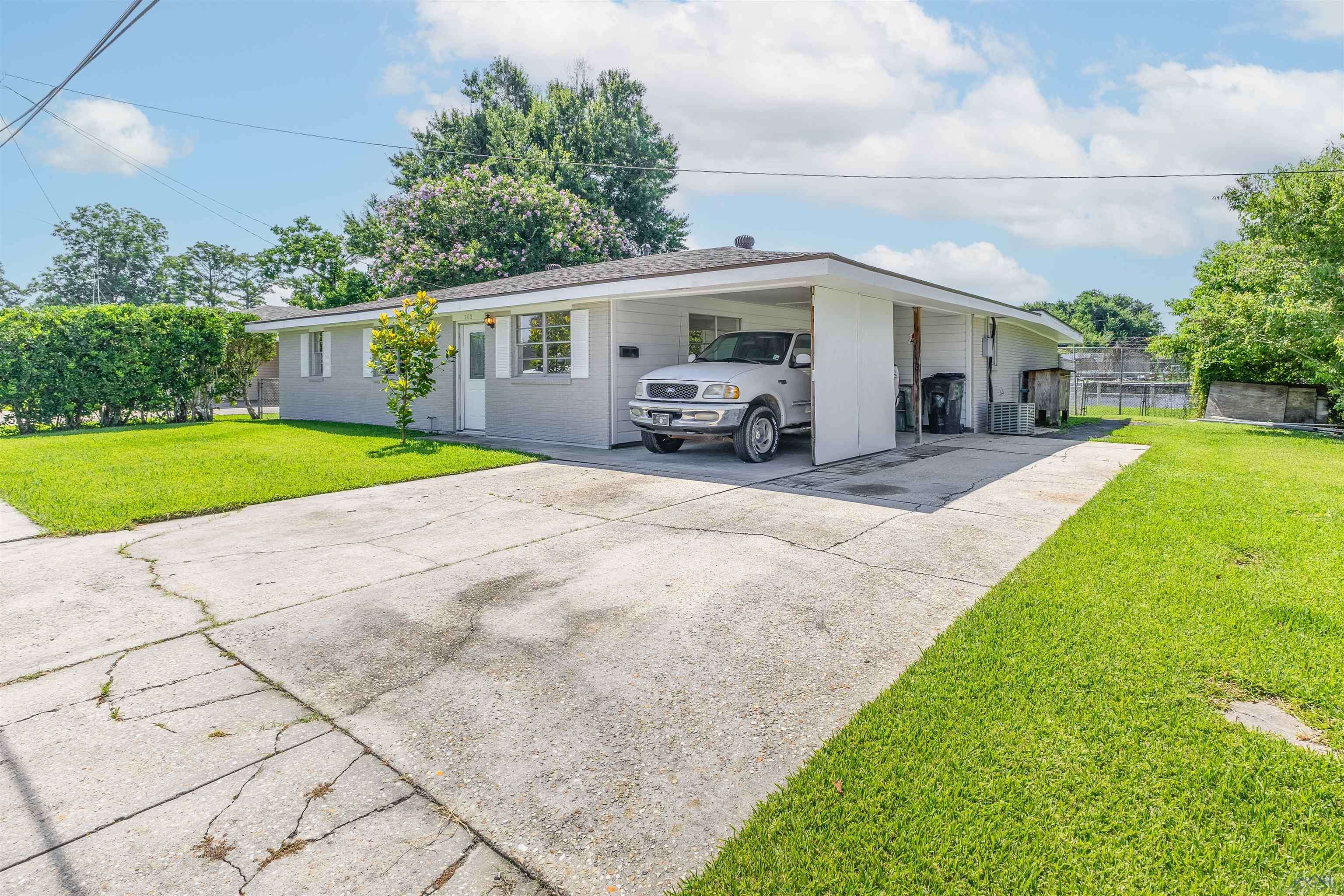 Houma, LA 70360,303 Mike St