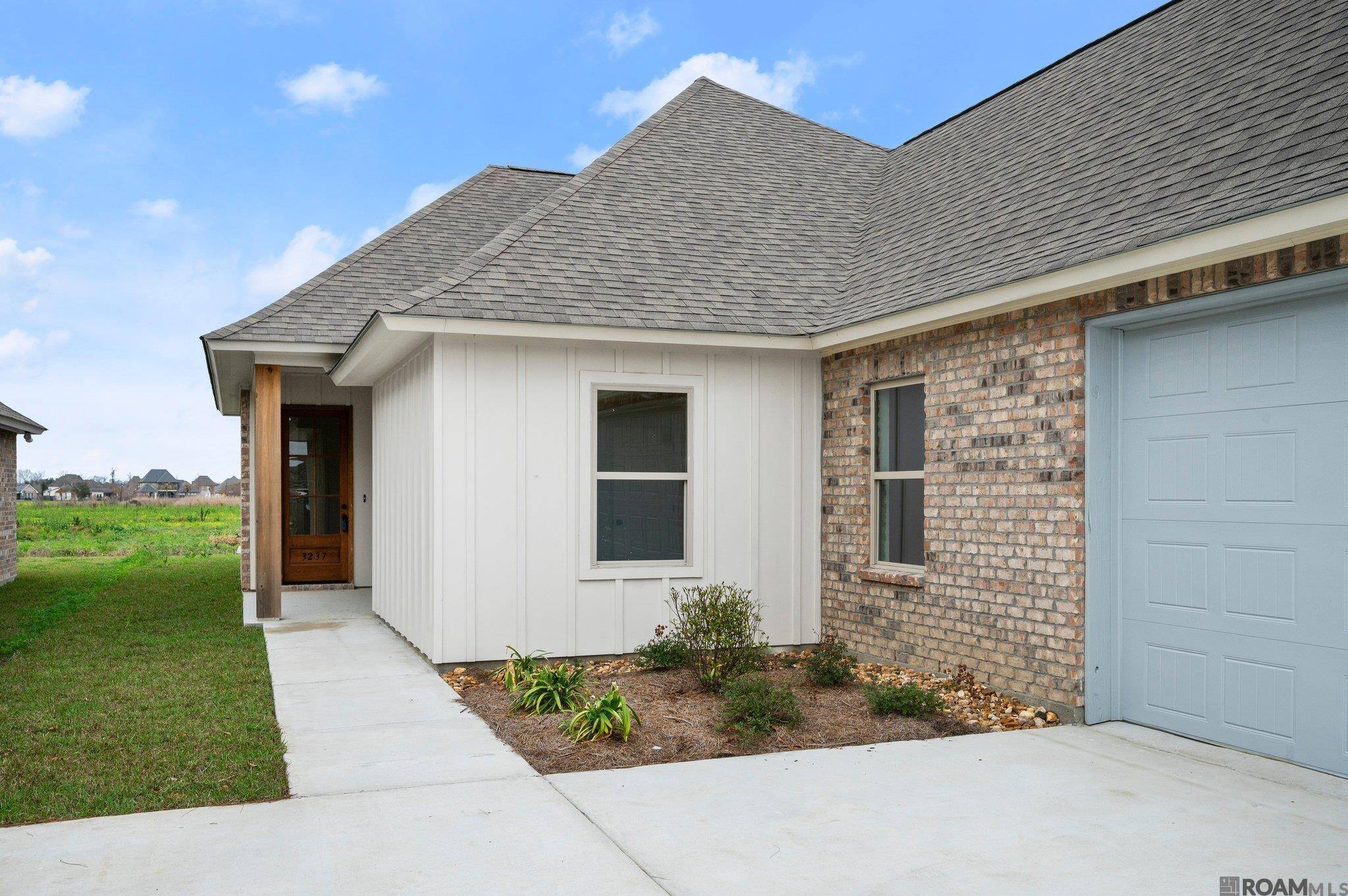 Baton Rouge, LA 70810,3237 Creekmere Ln