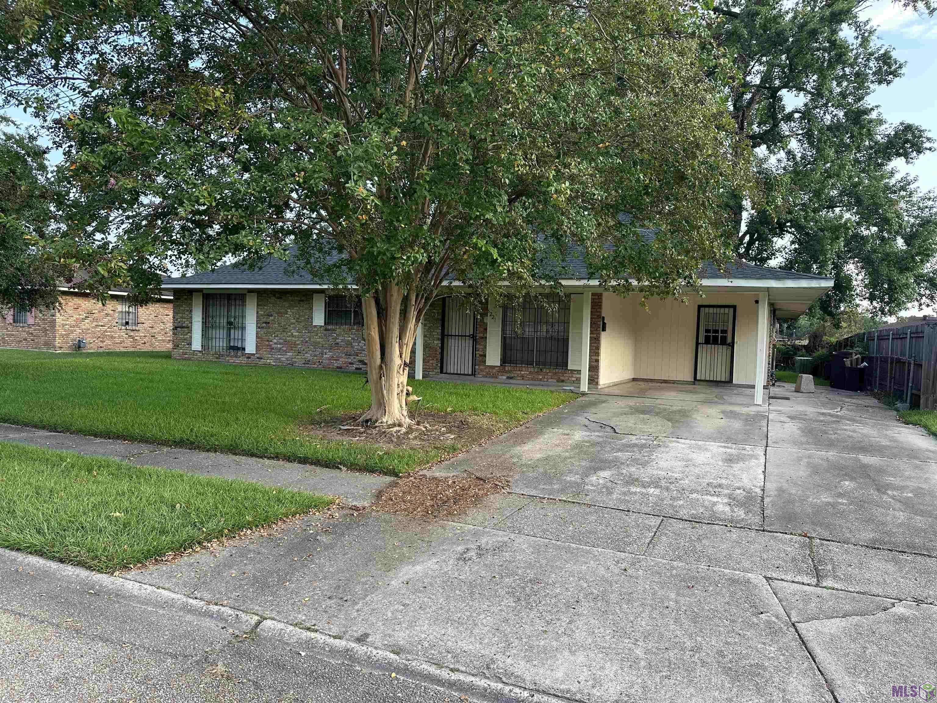 Baton Rouge, LA 70812,6221 Lotus St