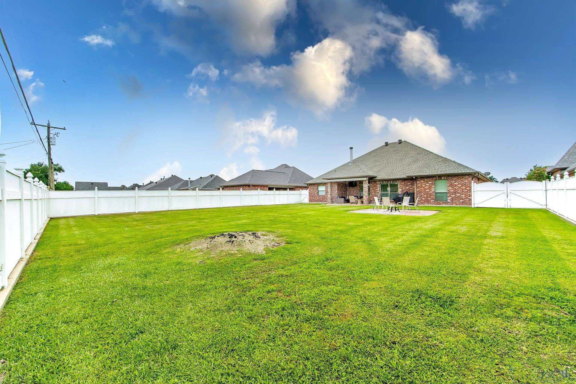 Houma, LA 70360,239 Lakewood Dr