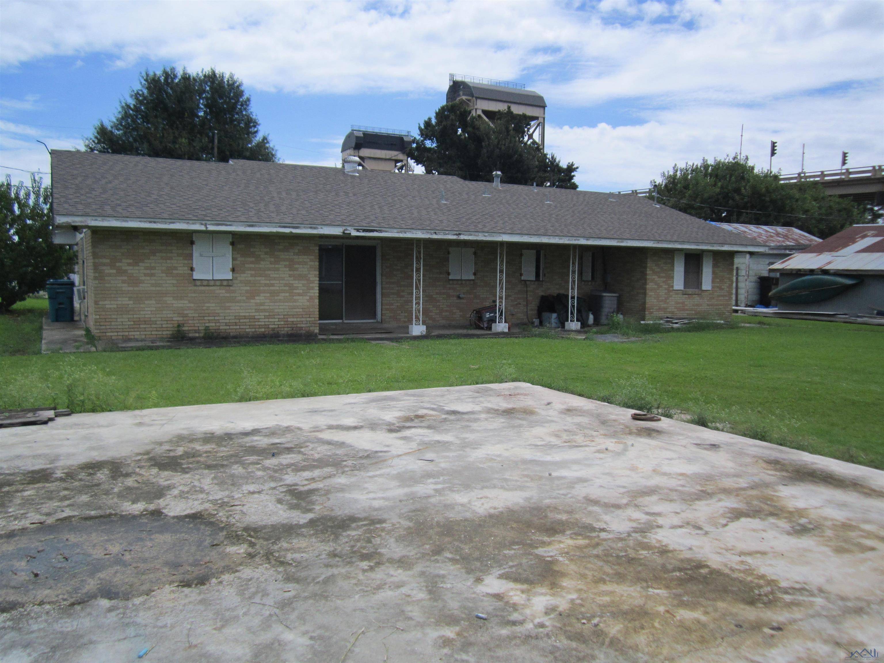 Larose, LA 70373,170 Ledet Ln