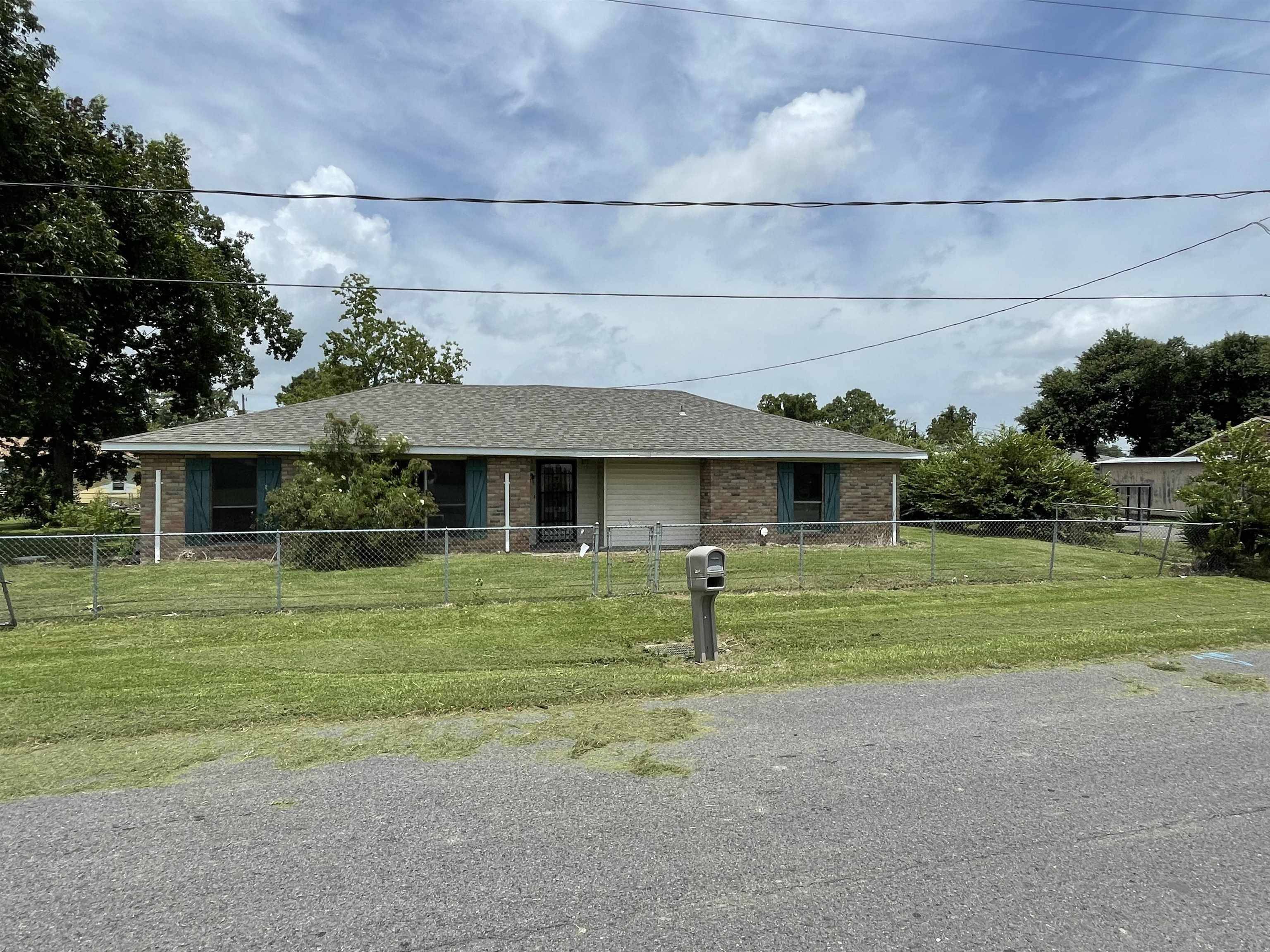 Raceland, LA 70394,204 Market St