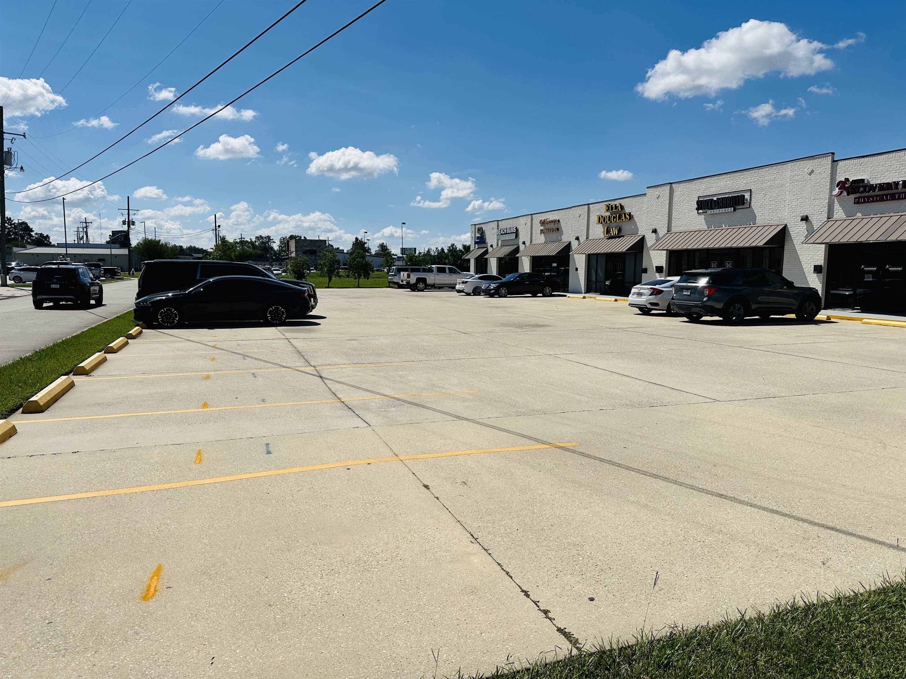Thibodaux, LA 70301,142 Laura Dr ##B