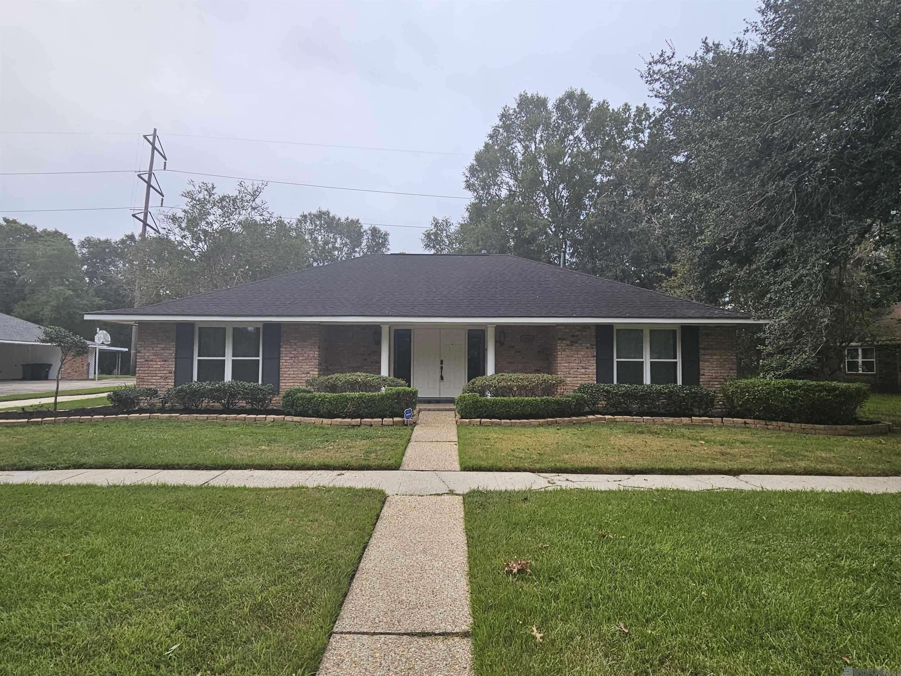 Baton Rouge, LA 70816,14548 Breton Blvd