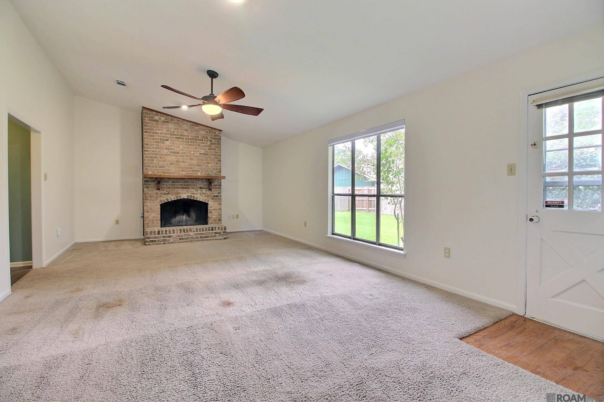 Baton Rouge, LA 70817,14193 Pinehurst Dr