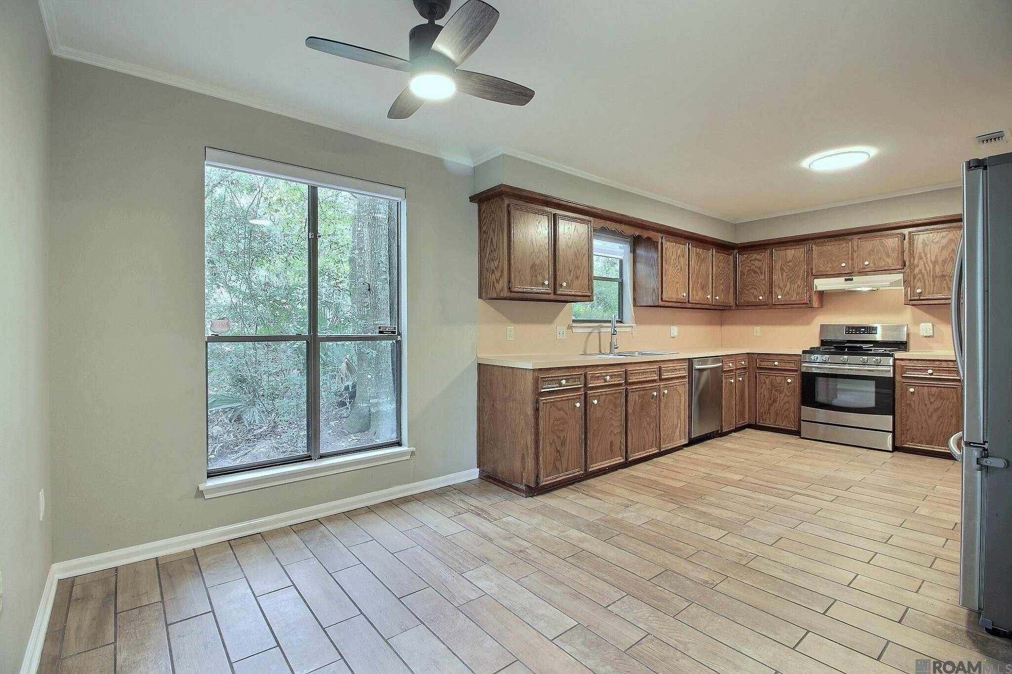 Baton Rouge, LA 70817,14193 Pinehurst Dr