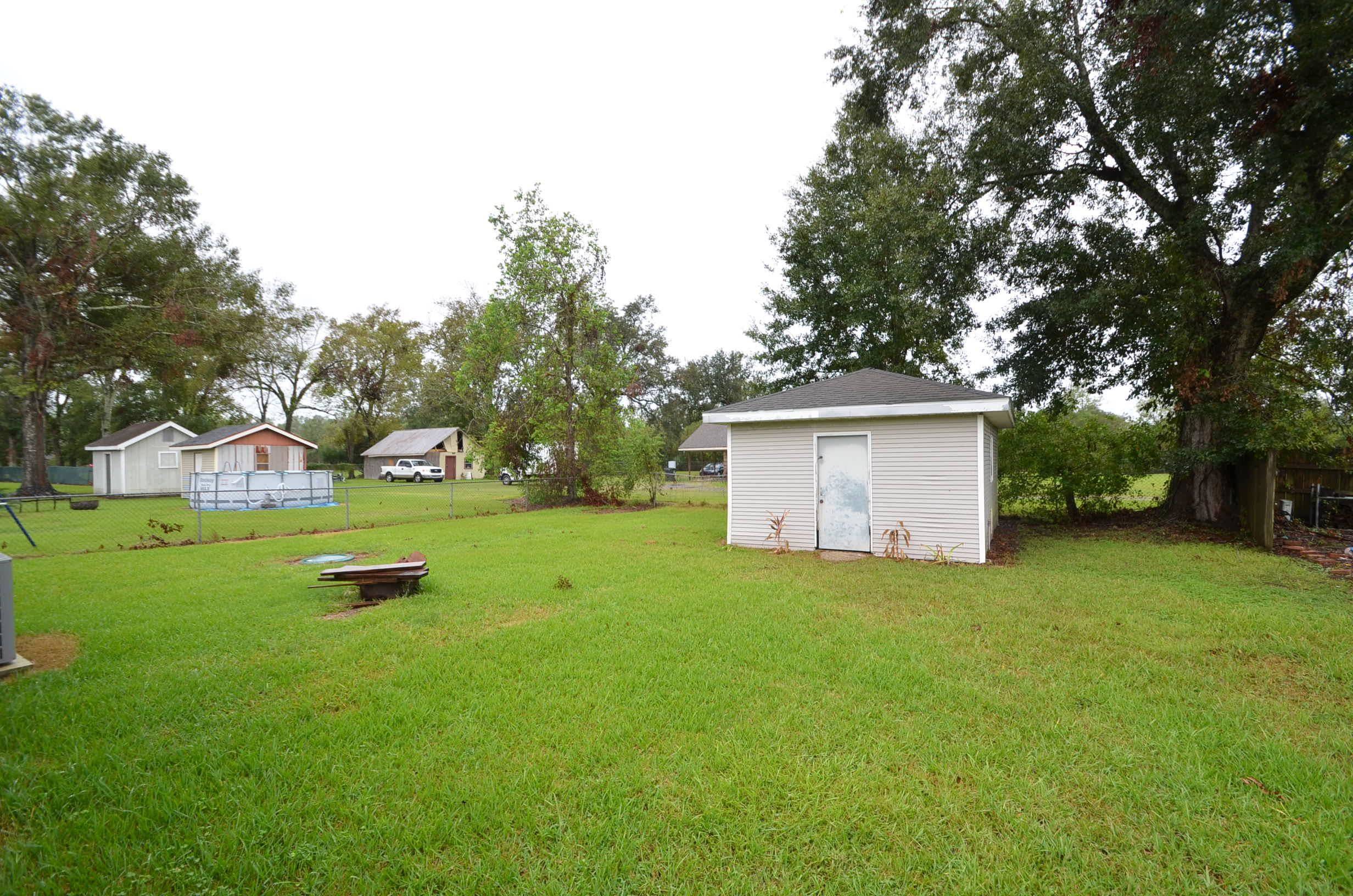 Schriever, LA 70395,126 Merian Street