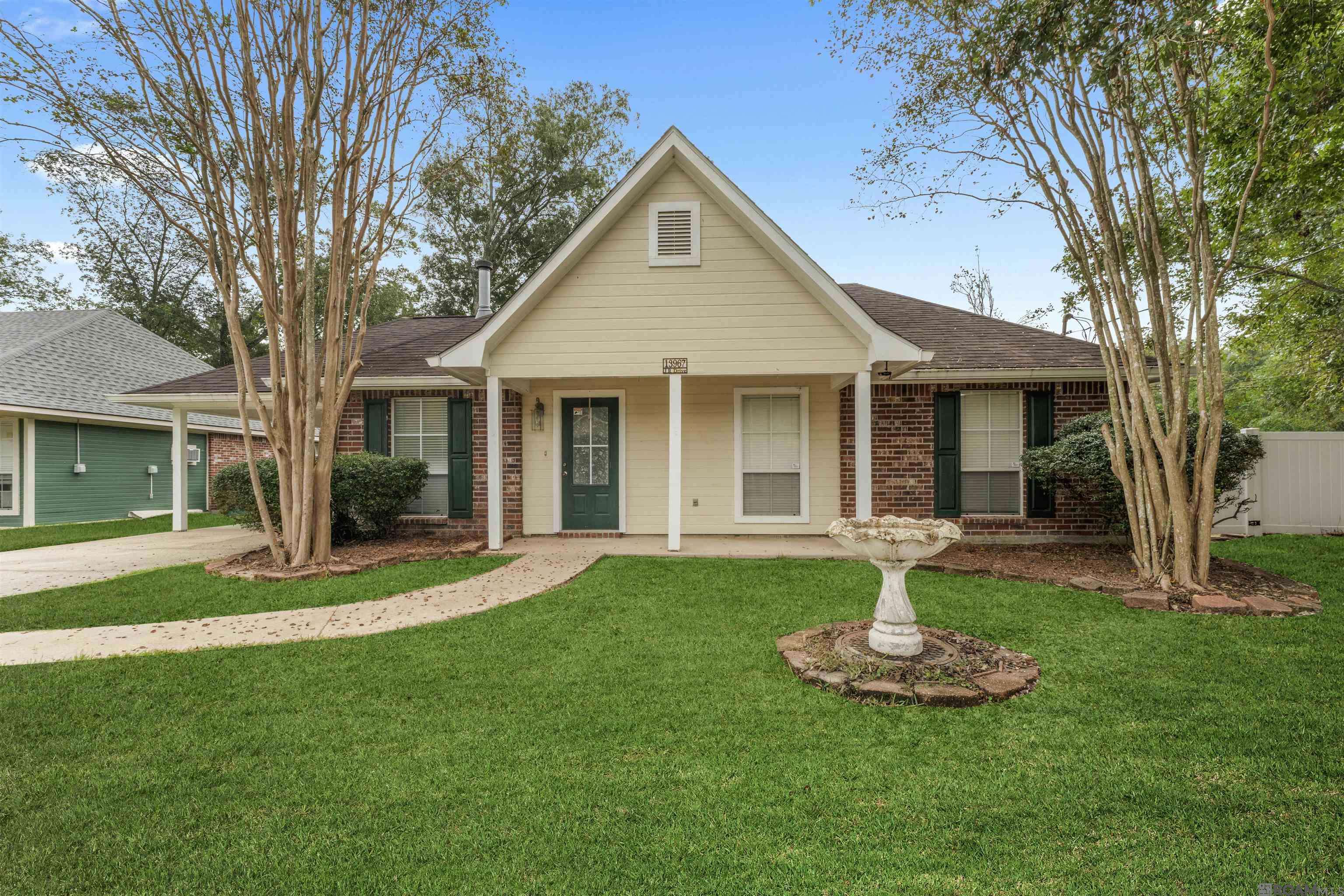 Walker, LA 70785,13967 J R Dr
