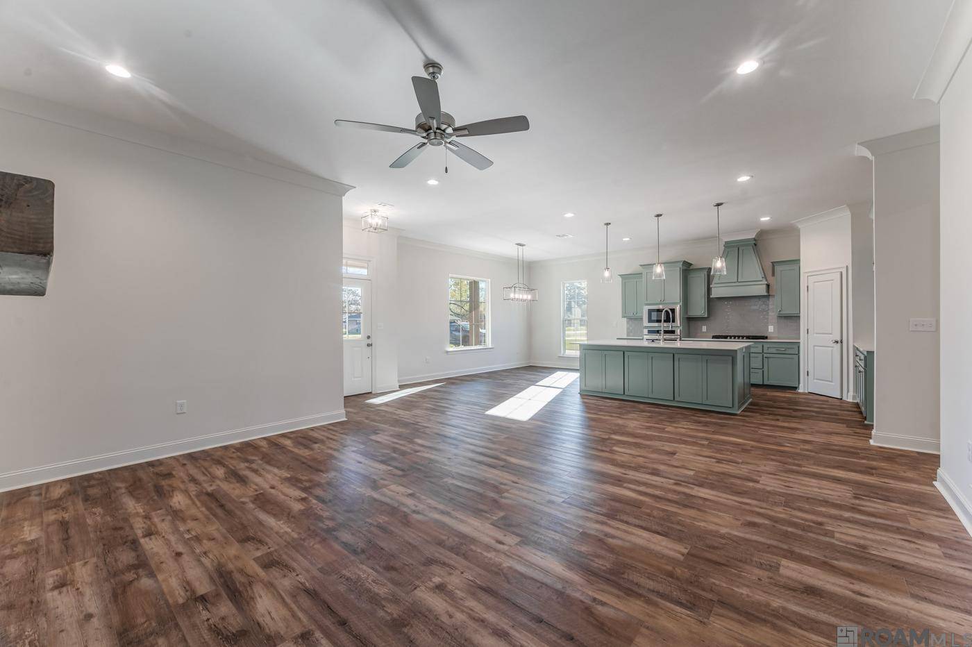 Greenwell Springs, LA 70739,6355 Landmor Dr