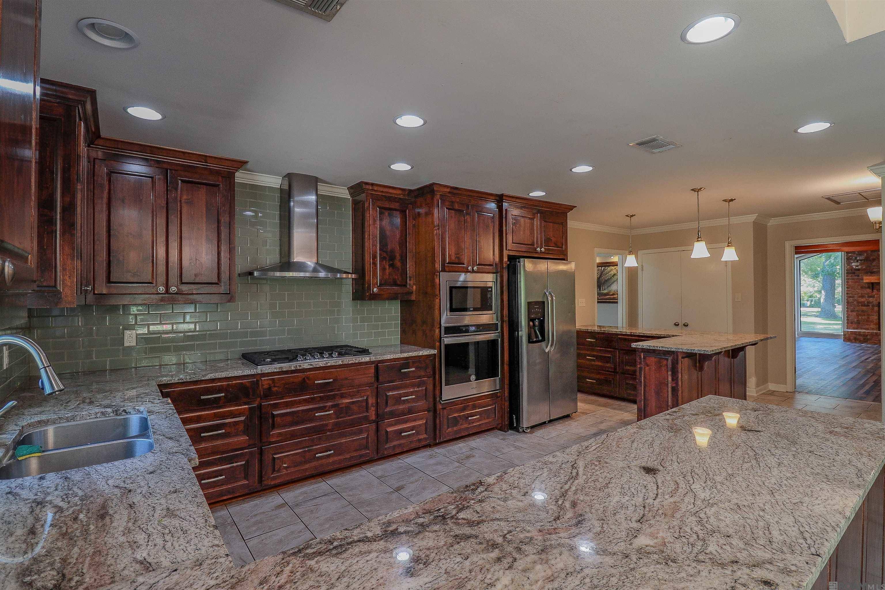 Baton Rouge, LA 70817,5532 Summer Lake Dr