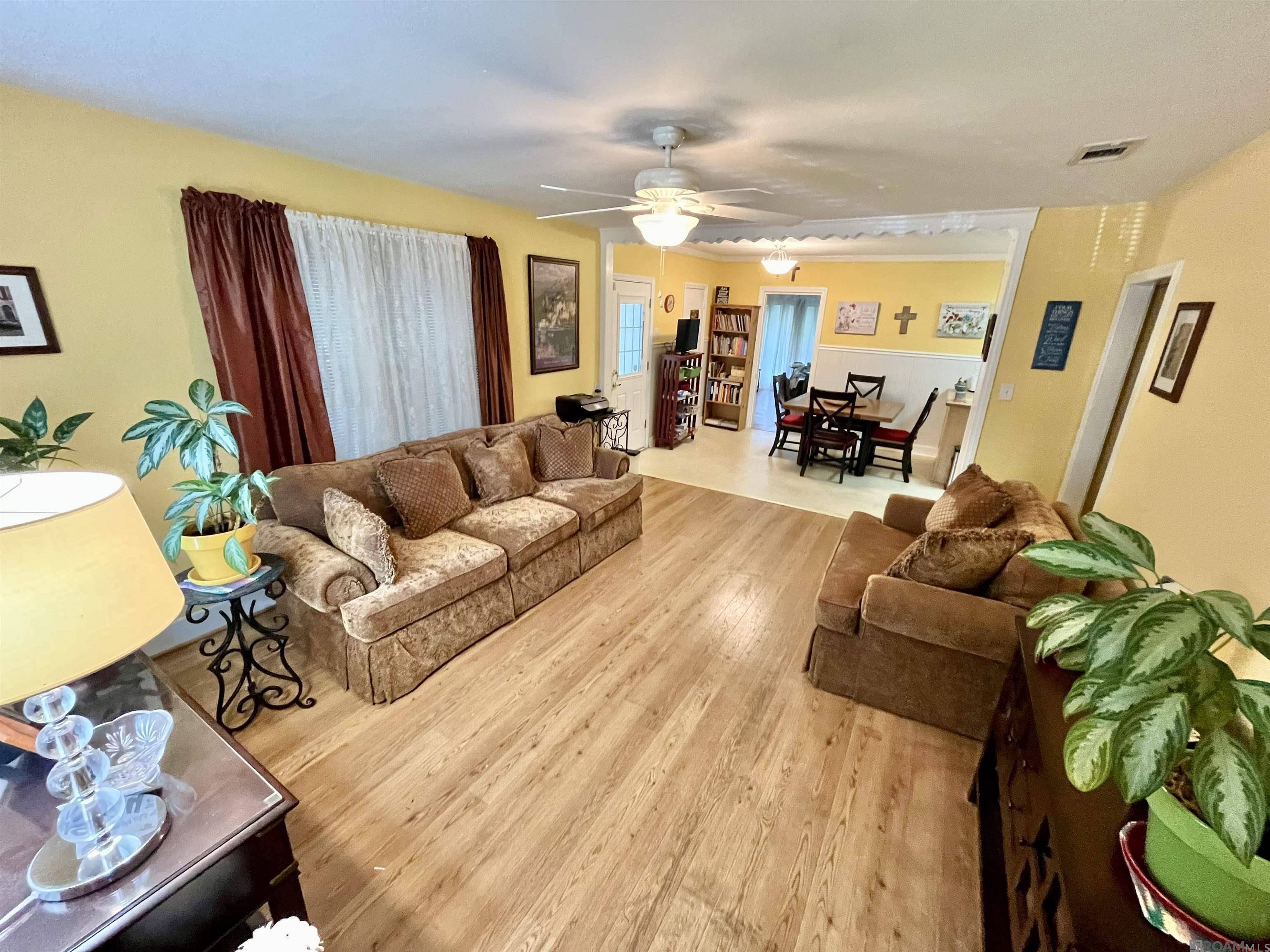 Denham Springs, LA 70726,353 Oak St
