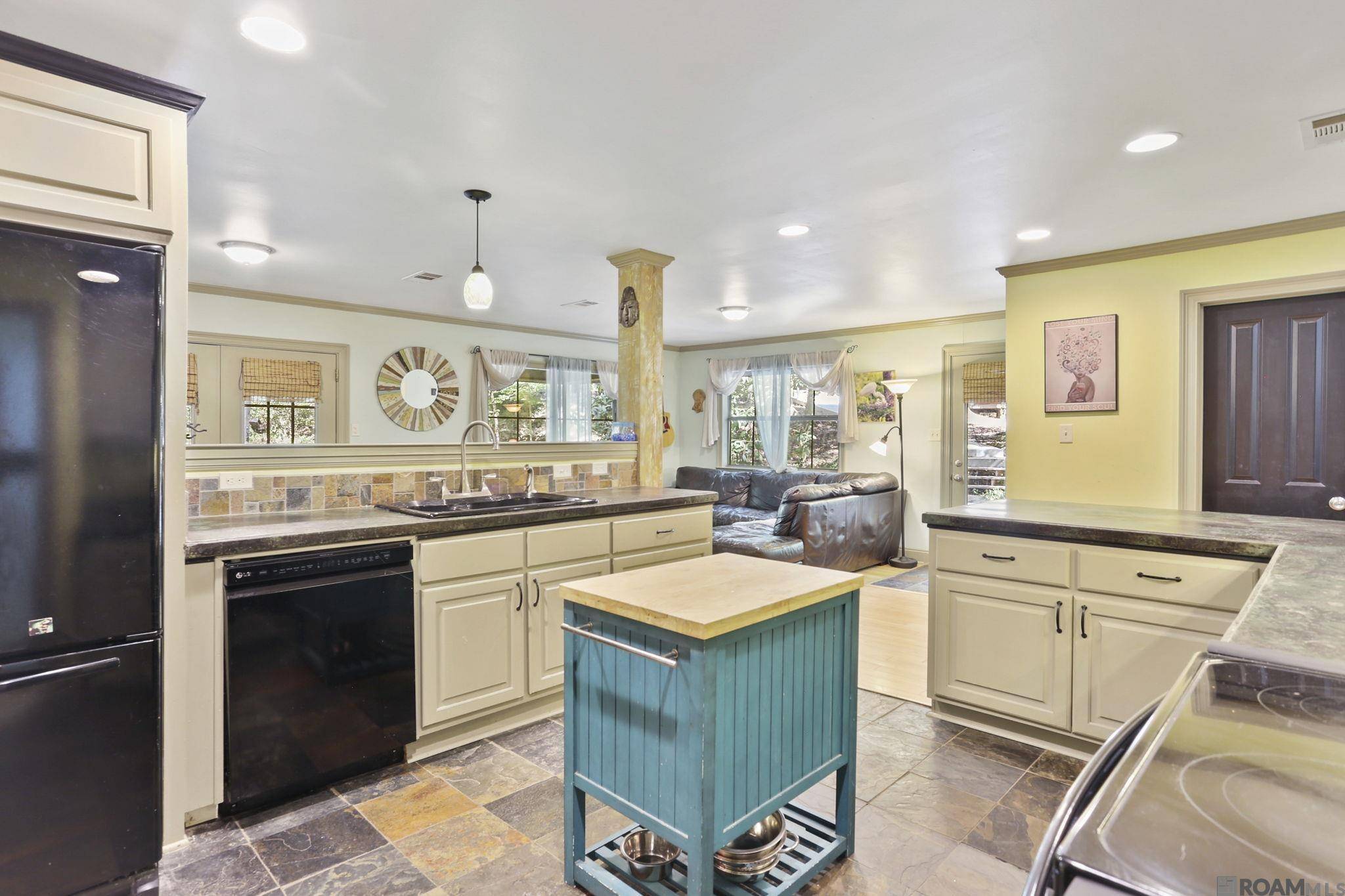 St Francisville, LA 70775,10437 Byrnes Rd