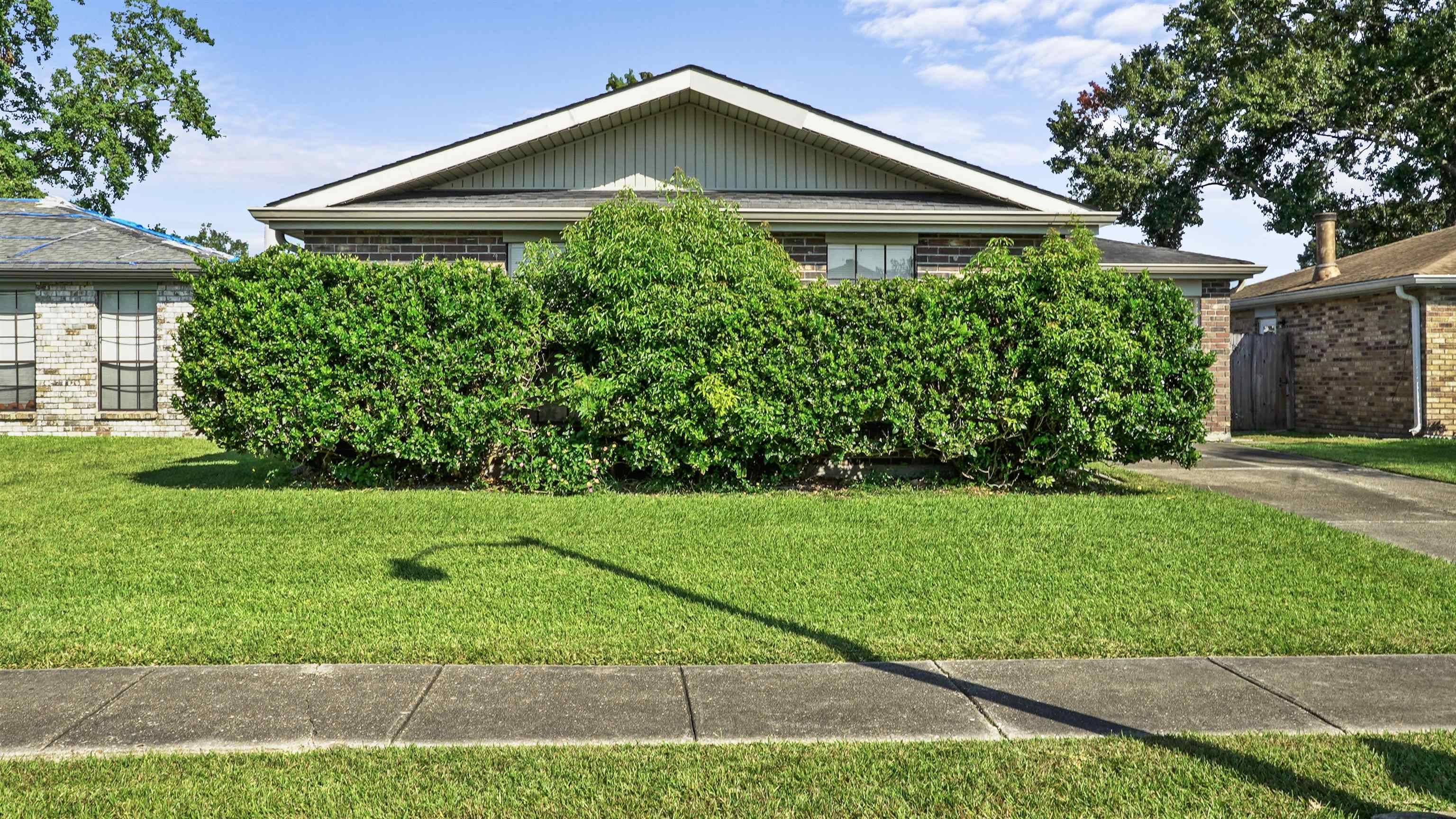 Marrero, LA 70072,5069 Dueling Oaks Avenue