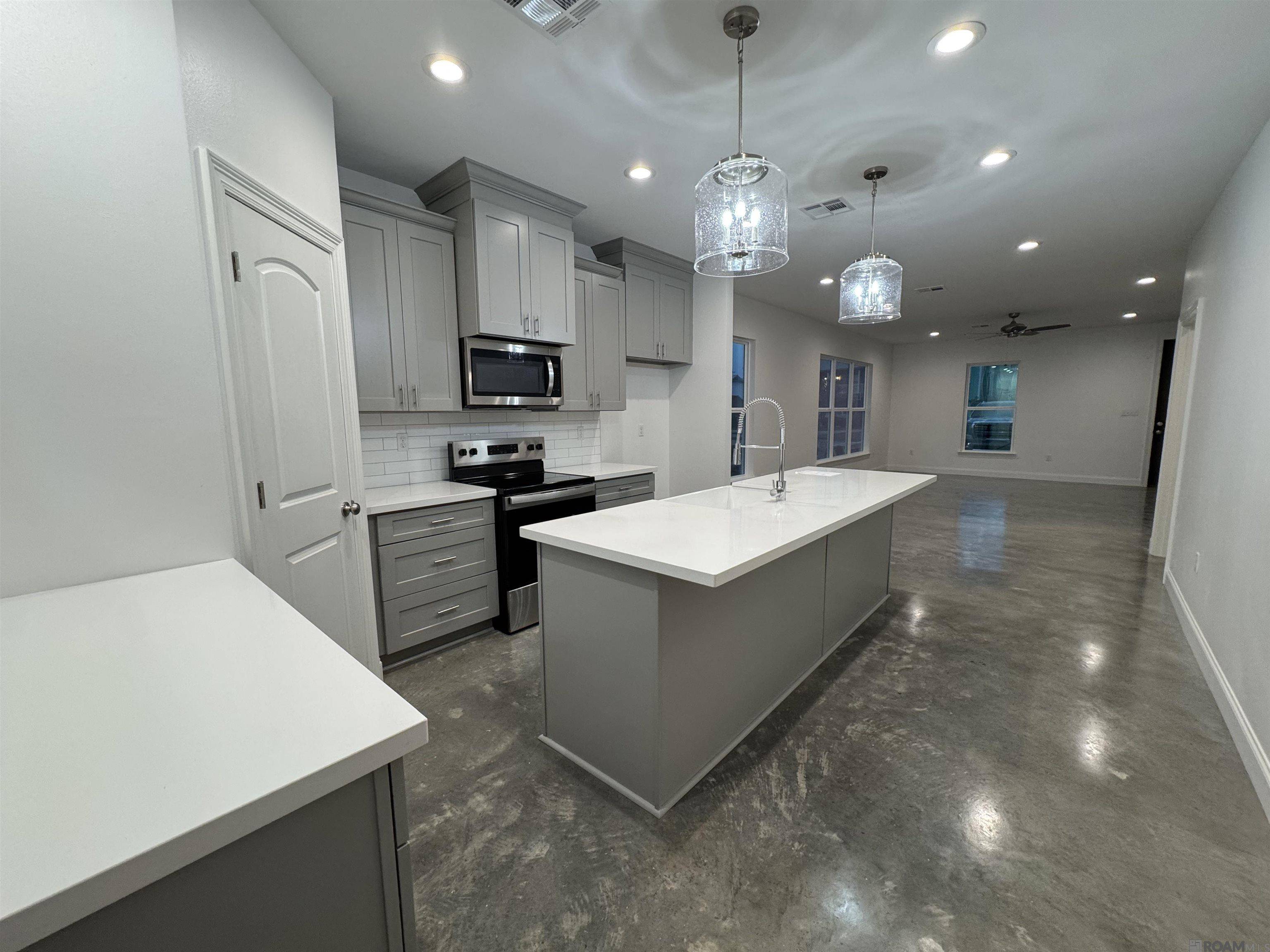 Springfield, LA 70462,26205 Riverscape Dr