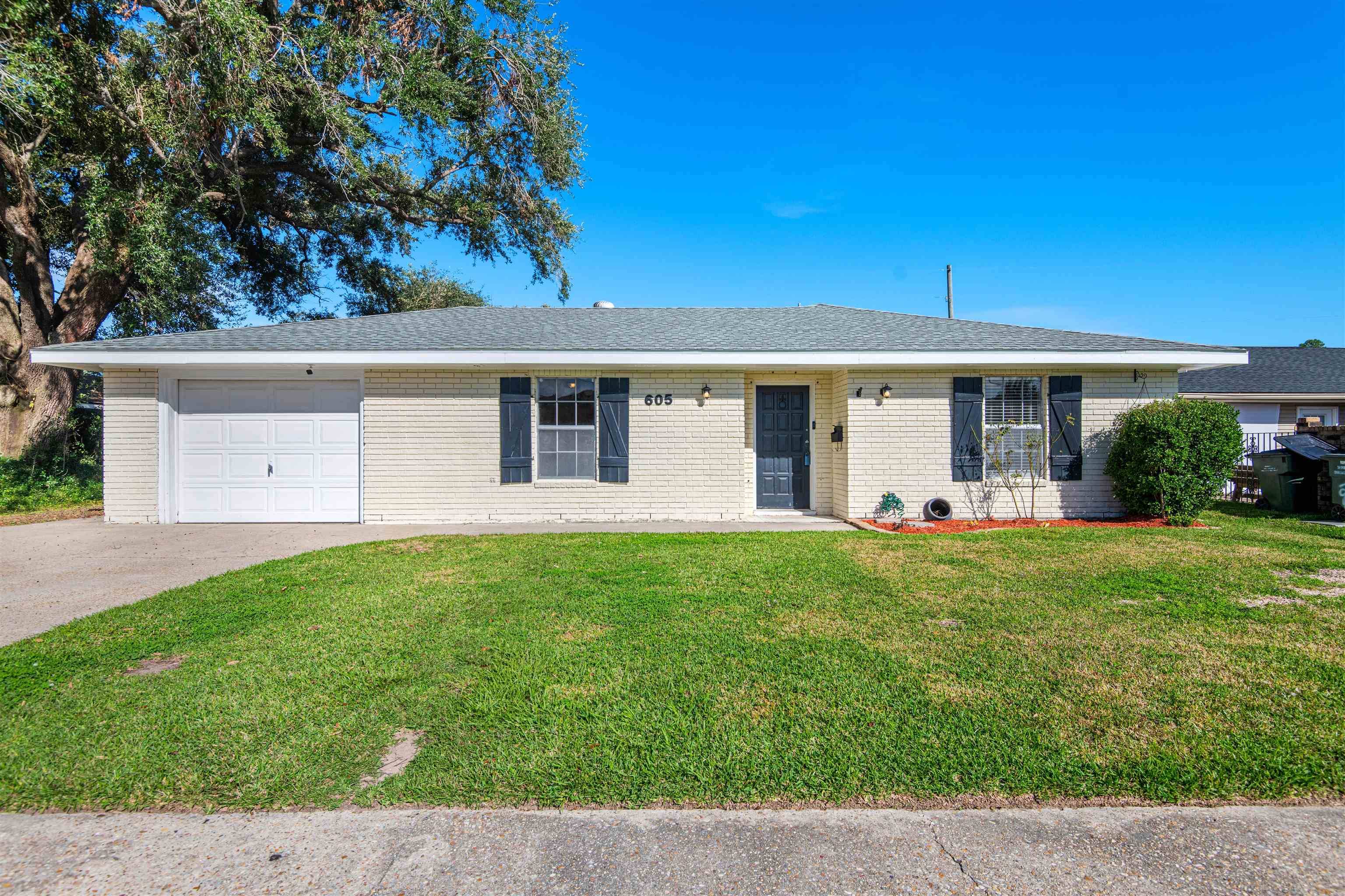 Houma, LA 70364,605 Walker Dr