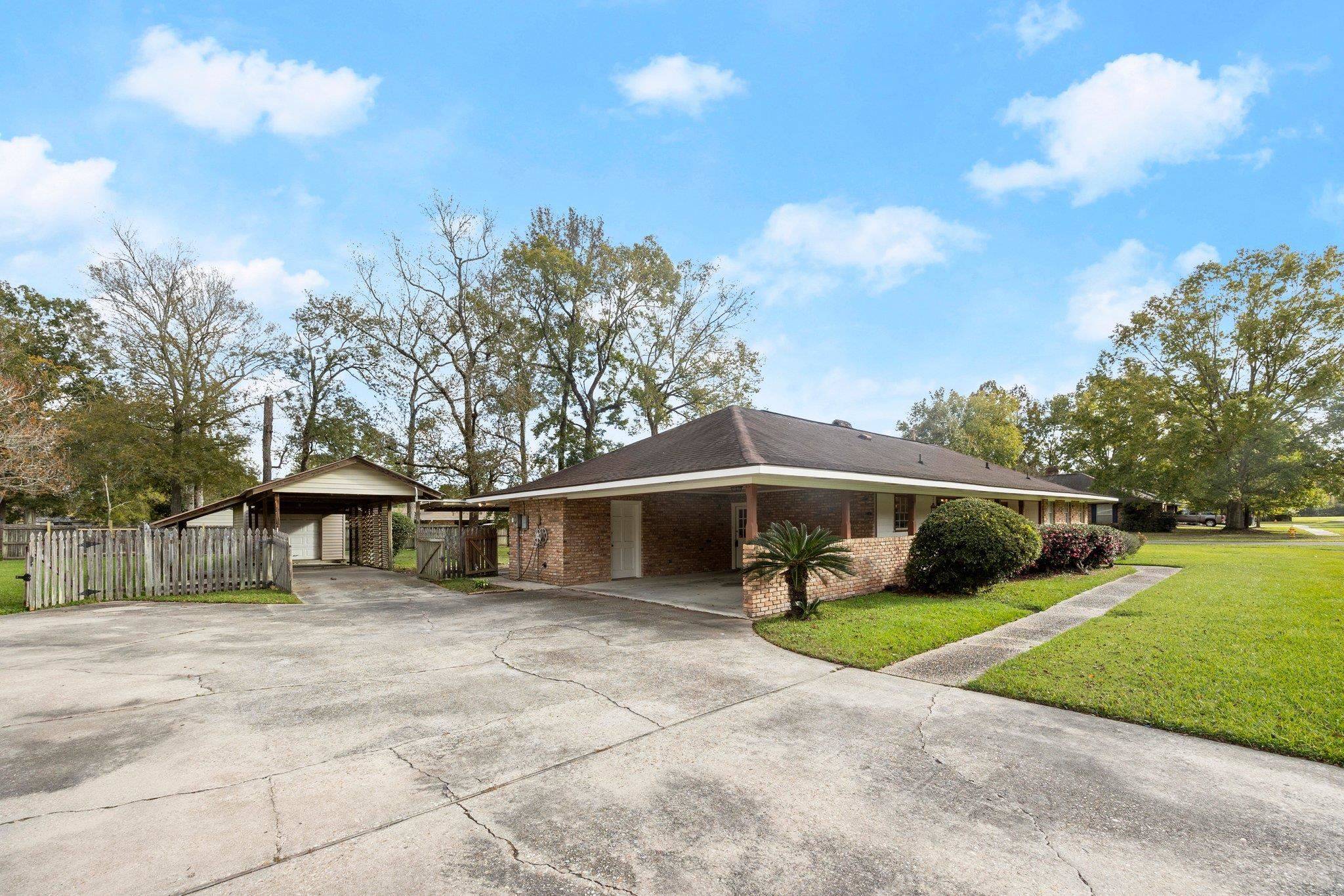 Zachary, LA 70791,4020 Cypress St