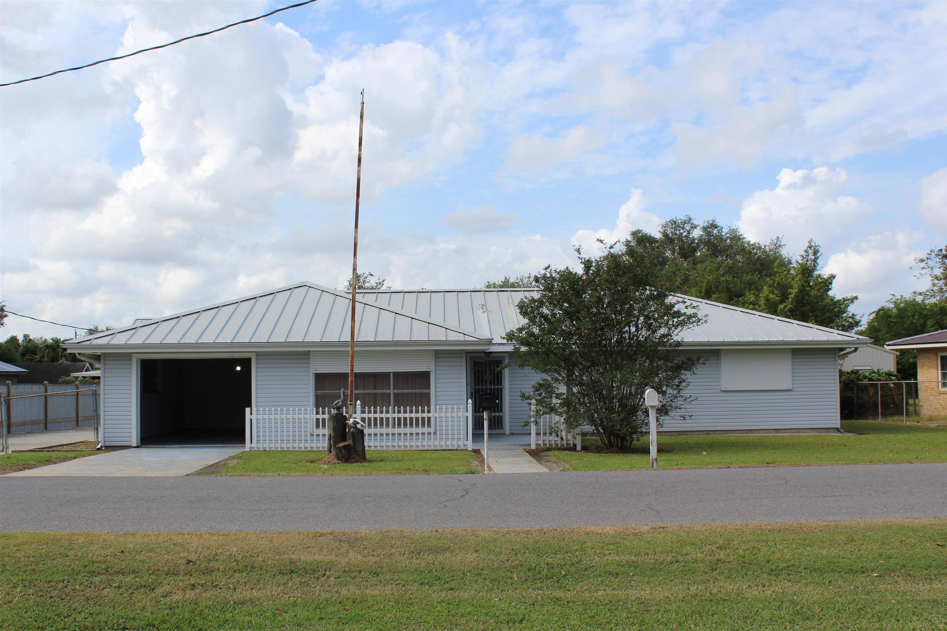 Larose, LA 70373,248 Ledet Ln