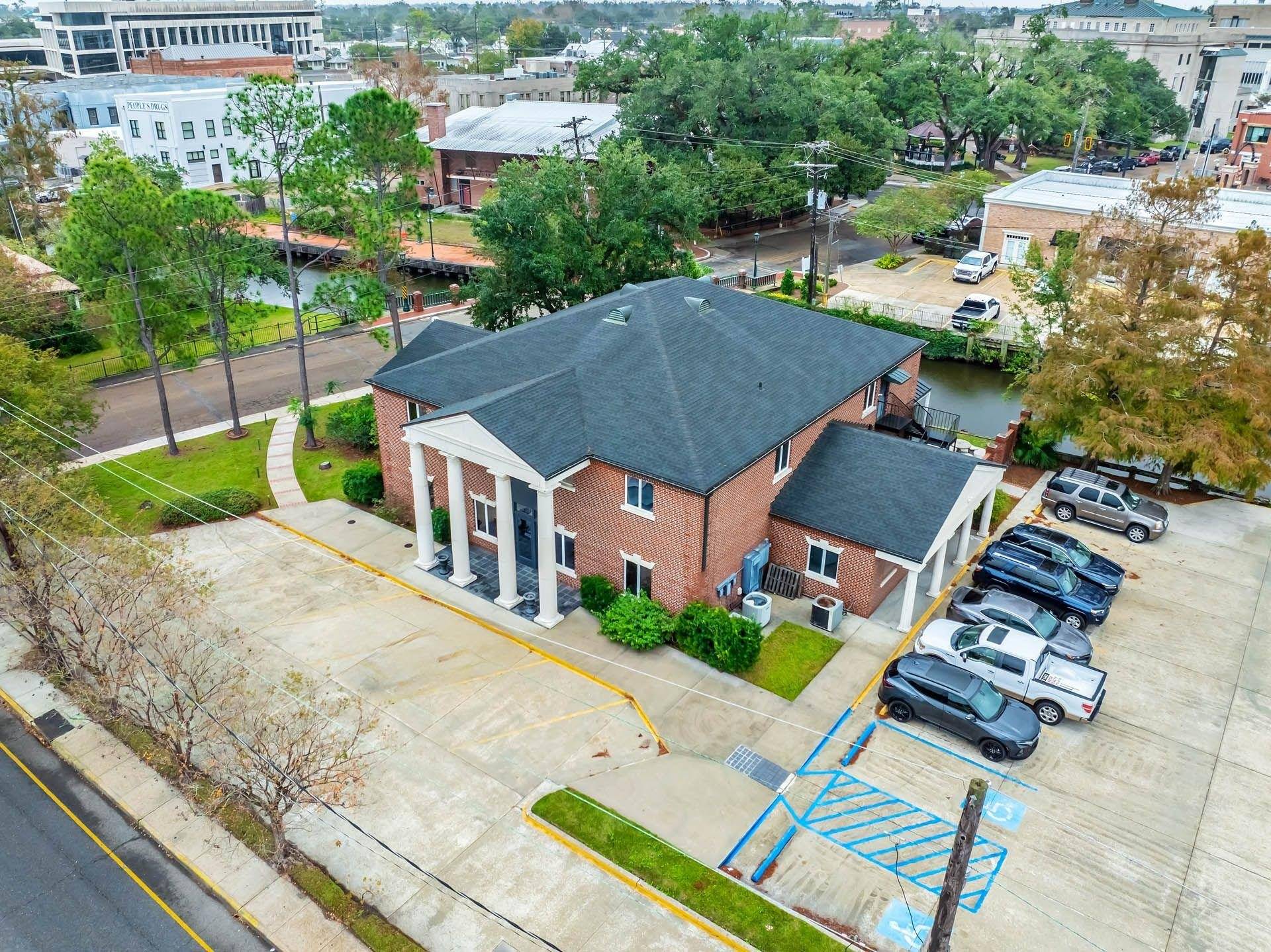 Houma, LA 70360,7836 Park Avenue