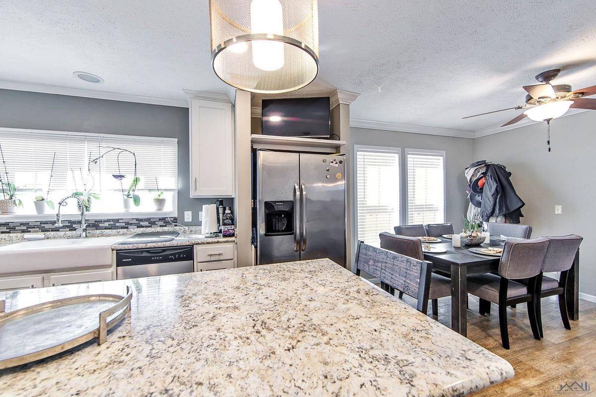 Thibodaux, LA 70301,979 Highway 3185 ##199